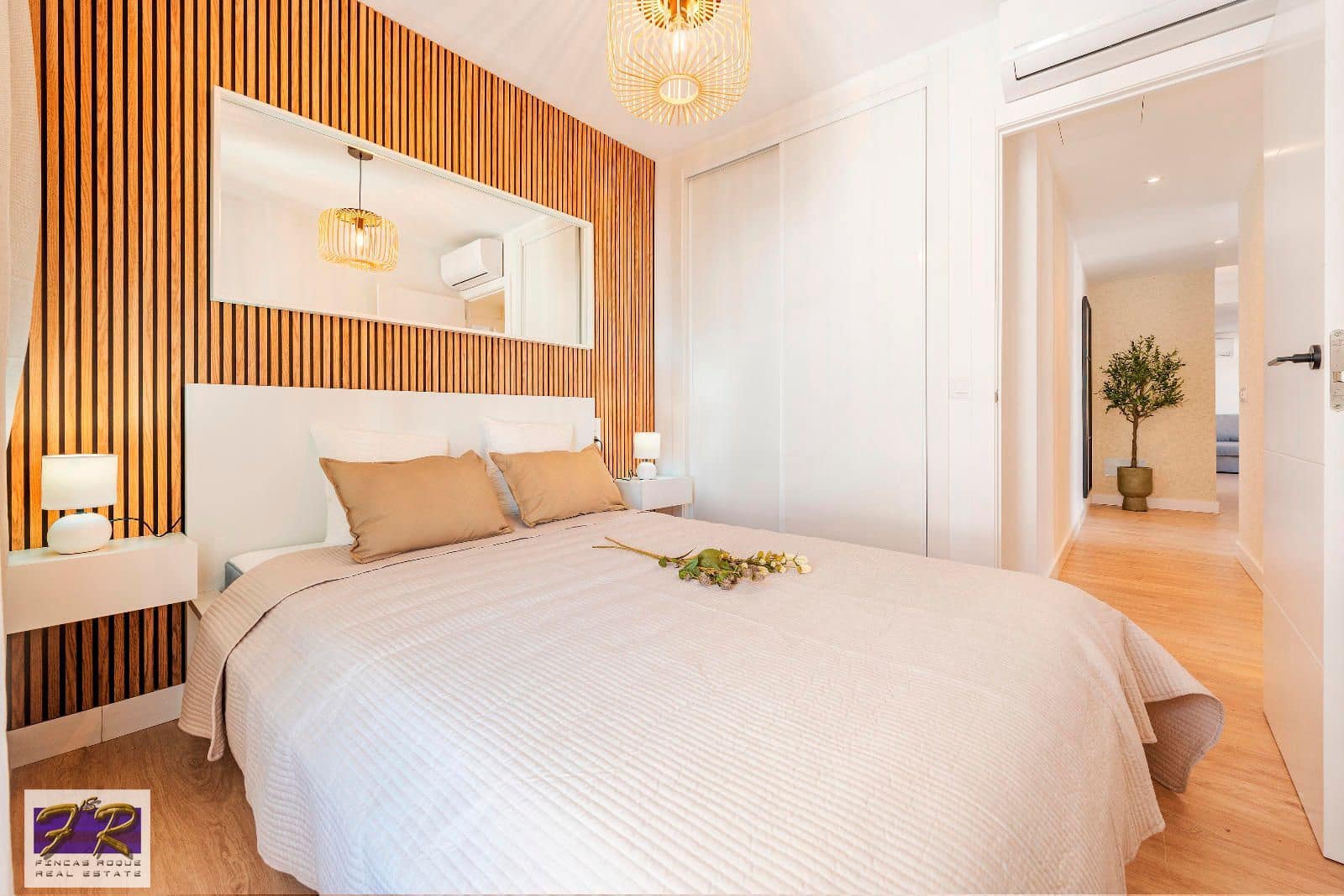 3 slaapkamer Flat te koop in Puerto de Alcudia - € 445.000 (Ref: 8788693)