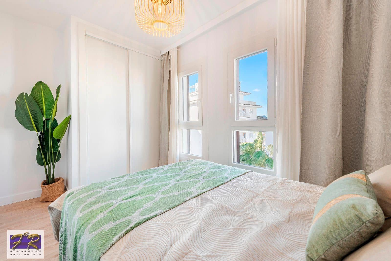 3 slaapkamer Flat te koop in Puerto de Alcudia - € 445.000 (Ref: 8788693)