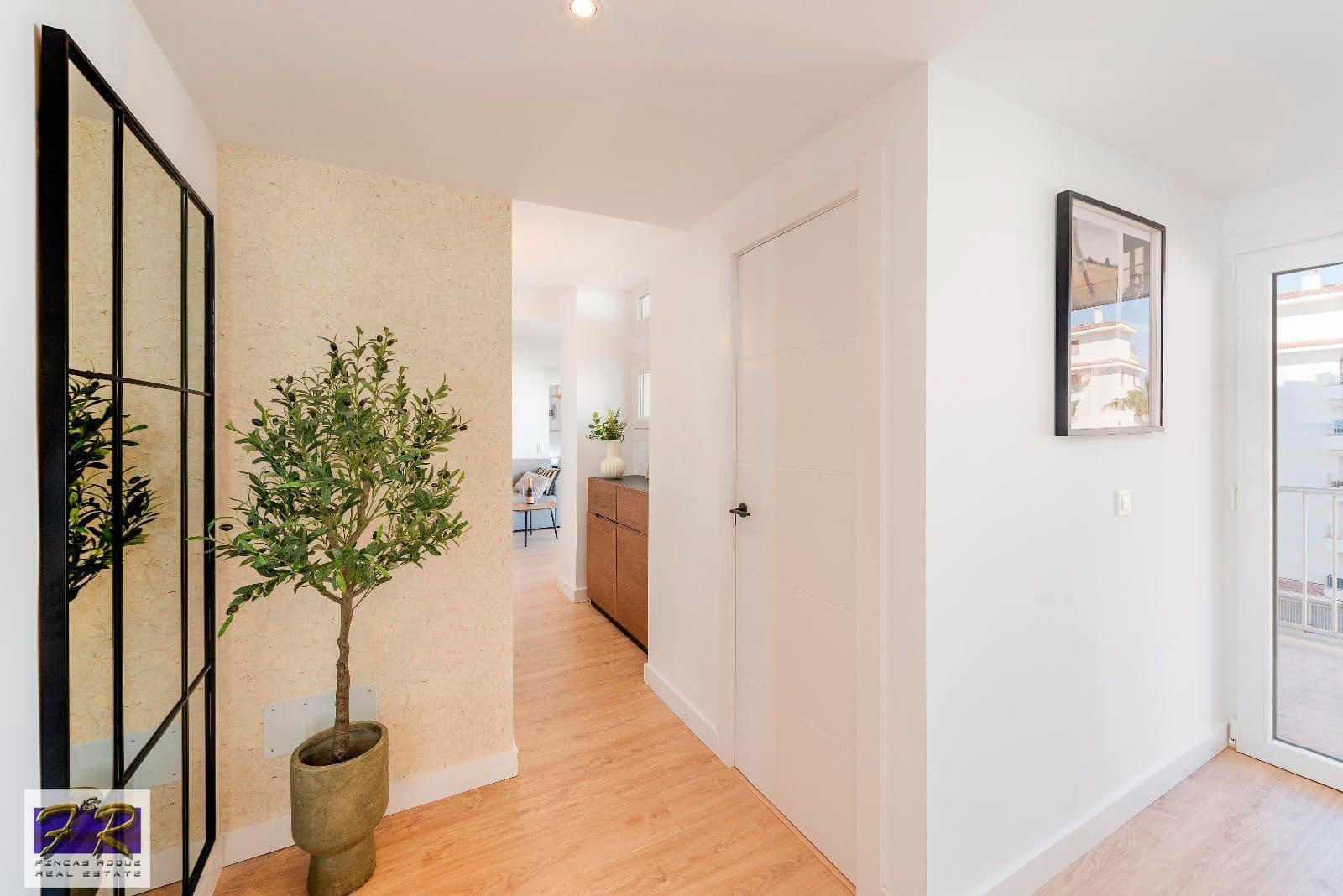 3 slaapkamer Flat te koop in Puerto de Alcudia - € 445.000 (Ref: 8788693)