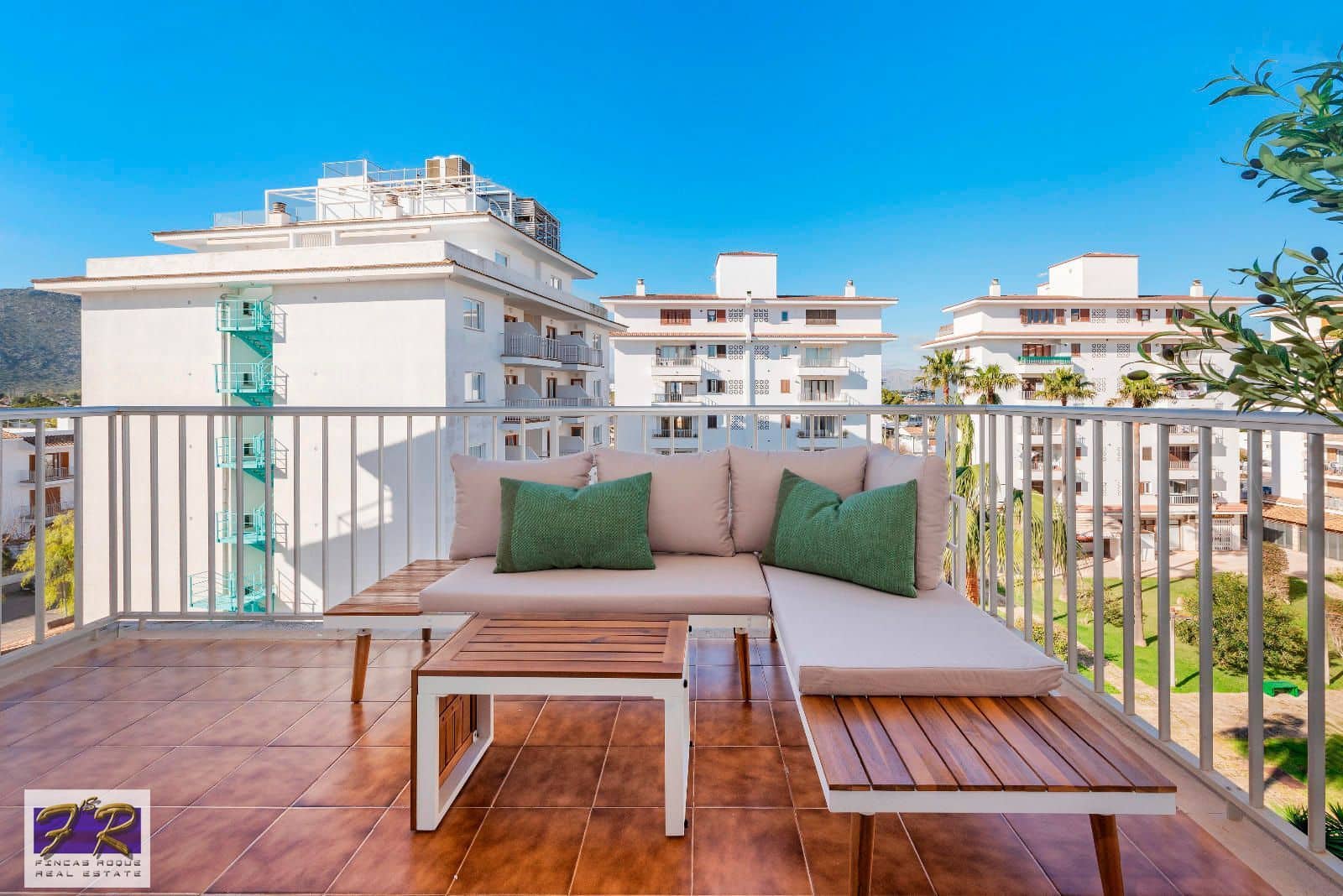 3 slaapkamer Flat te koop in Puerto de Alcudia - € 445.000 (Ref: 8788693)