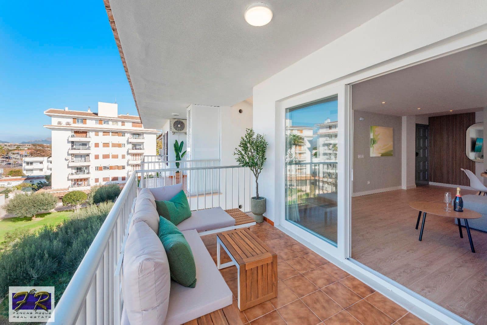 3 slaapkamer Flat te koop in Puerto de Alcudia - € 445.000 (Ref: 8788693)