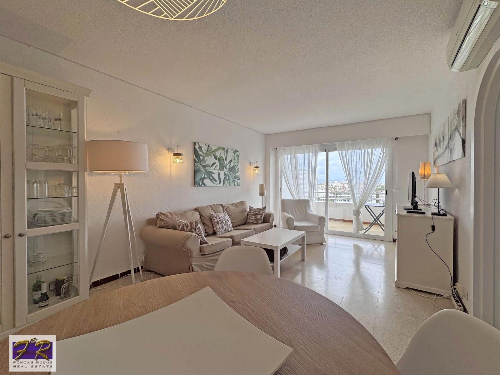 2 soveværelse Lejlighed til salg i Puerto de Alcudia med swimmingpool - € 185.000 (Ref: 8917203)