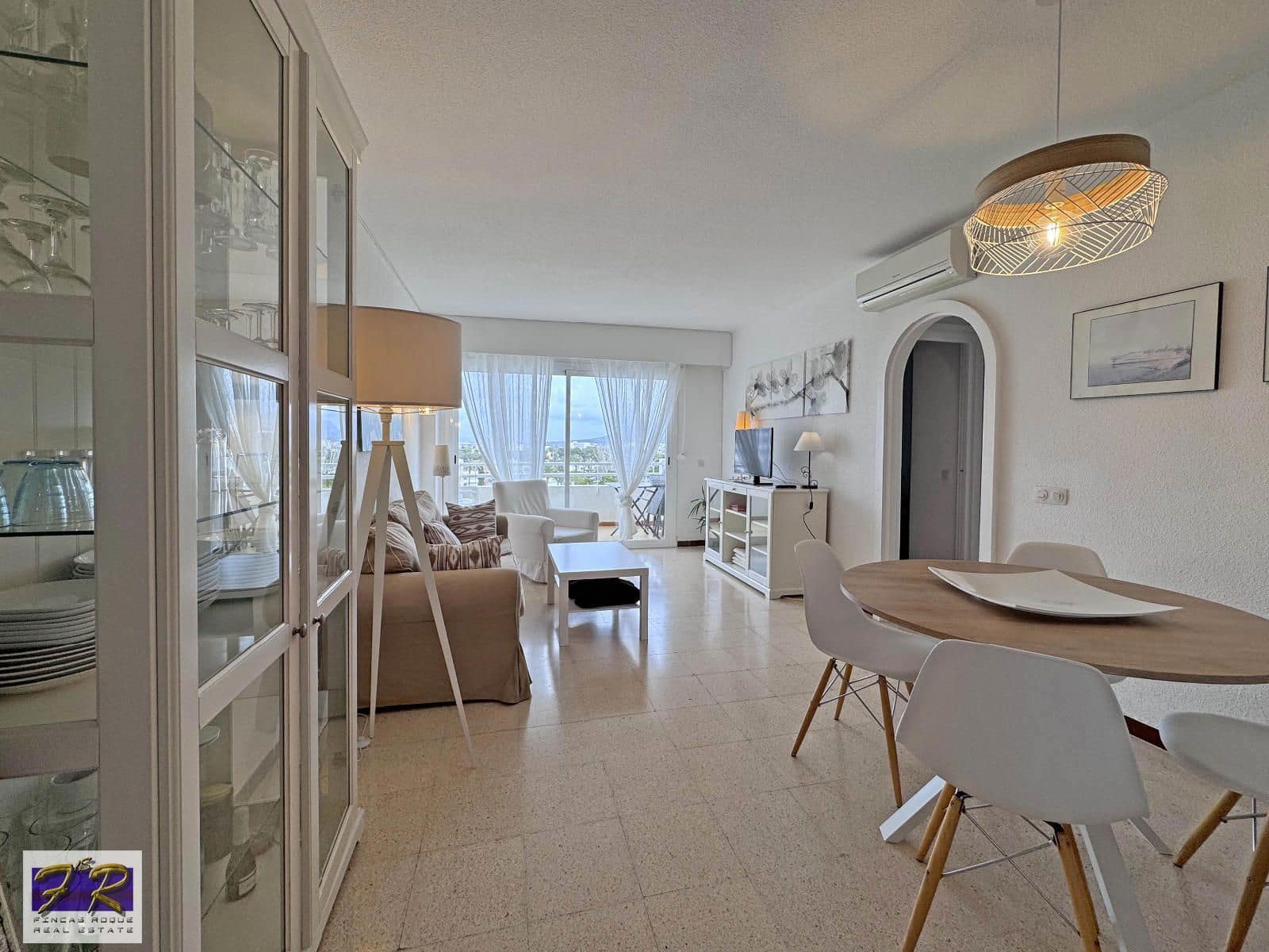 2 soveværelse Lejlighed til salg i Puerto de Alcudia med swimmingpool - € 185.000 (Ref: 8917203)