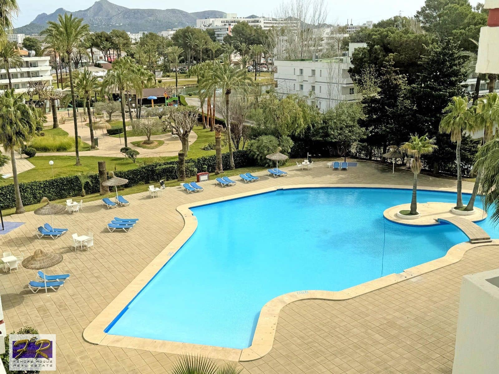 2 soveværelse Lejlighed til salg i Puerto de Alcudia med swimmingpool - € 185.000 (Ref: 8917203)