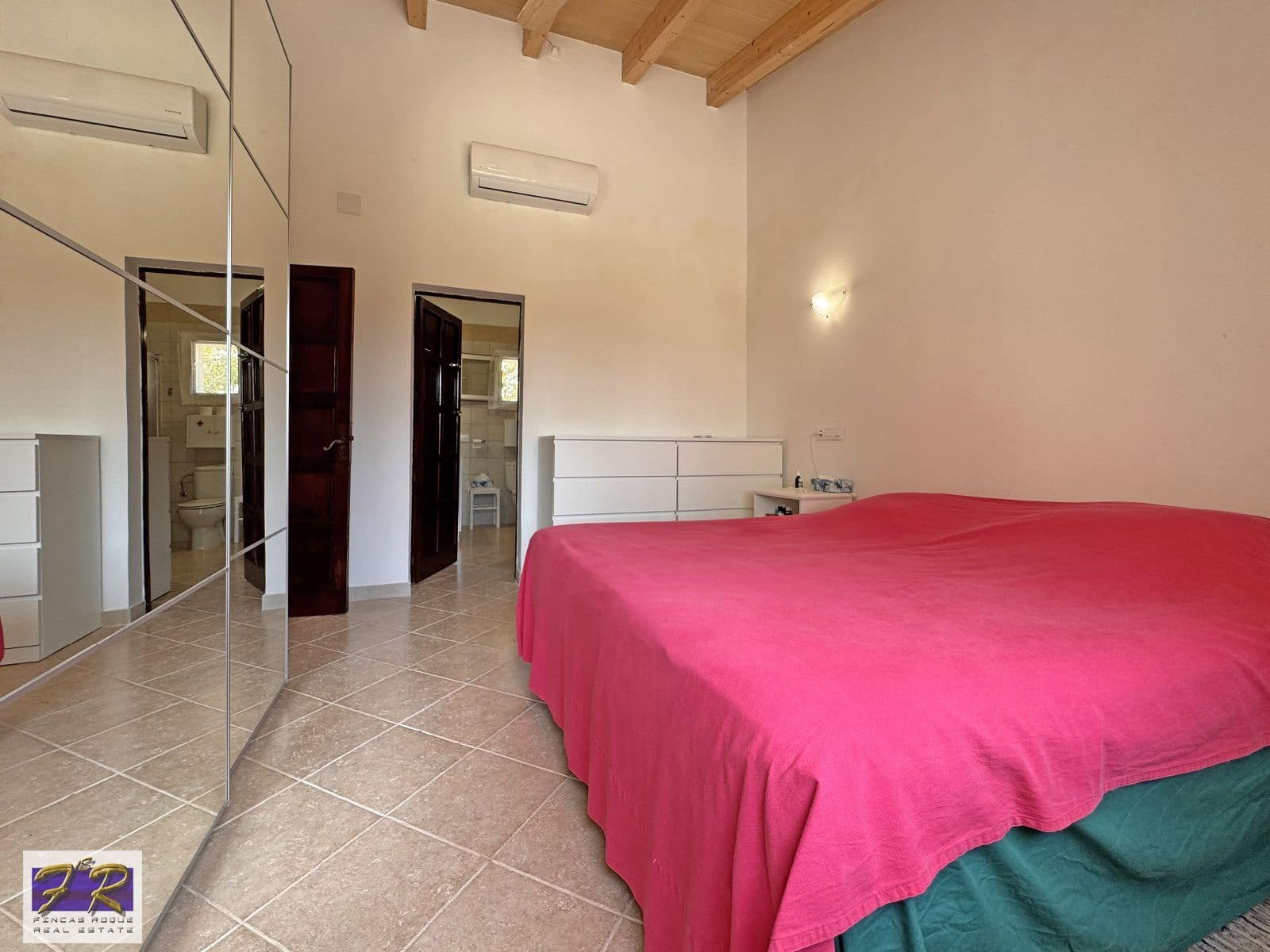 4 slaapkamer Villa te koop in Puerto de Alcudia - € 2.450.000 (Ref: 9066340)