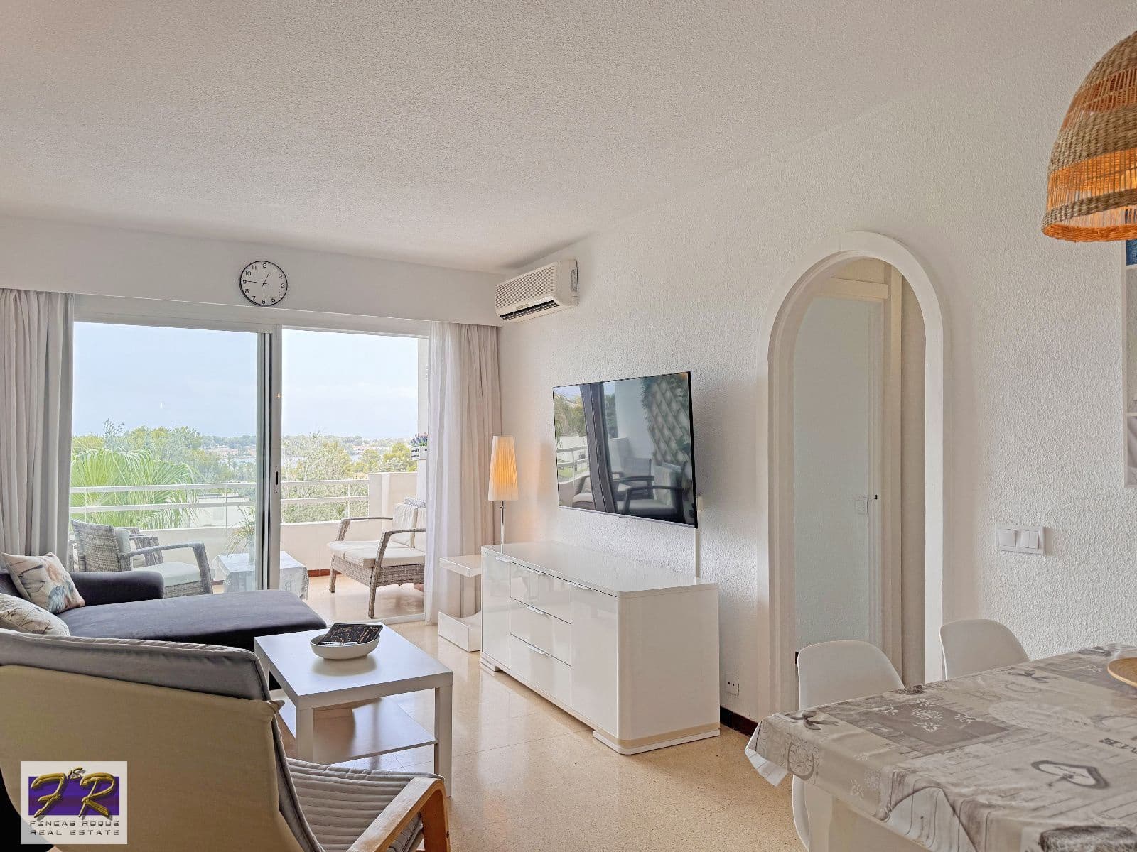 2 slaapkamer Flat te koop in Puerto de Alcudia met zwembad - € 280.000 (Ref: 9107841)