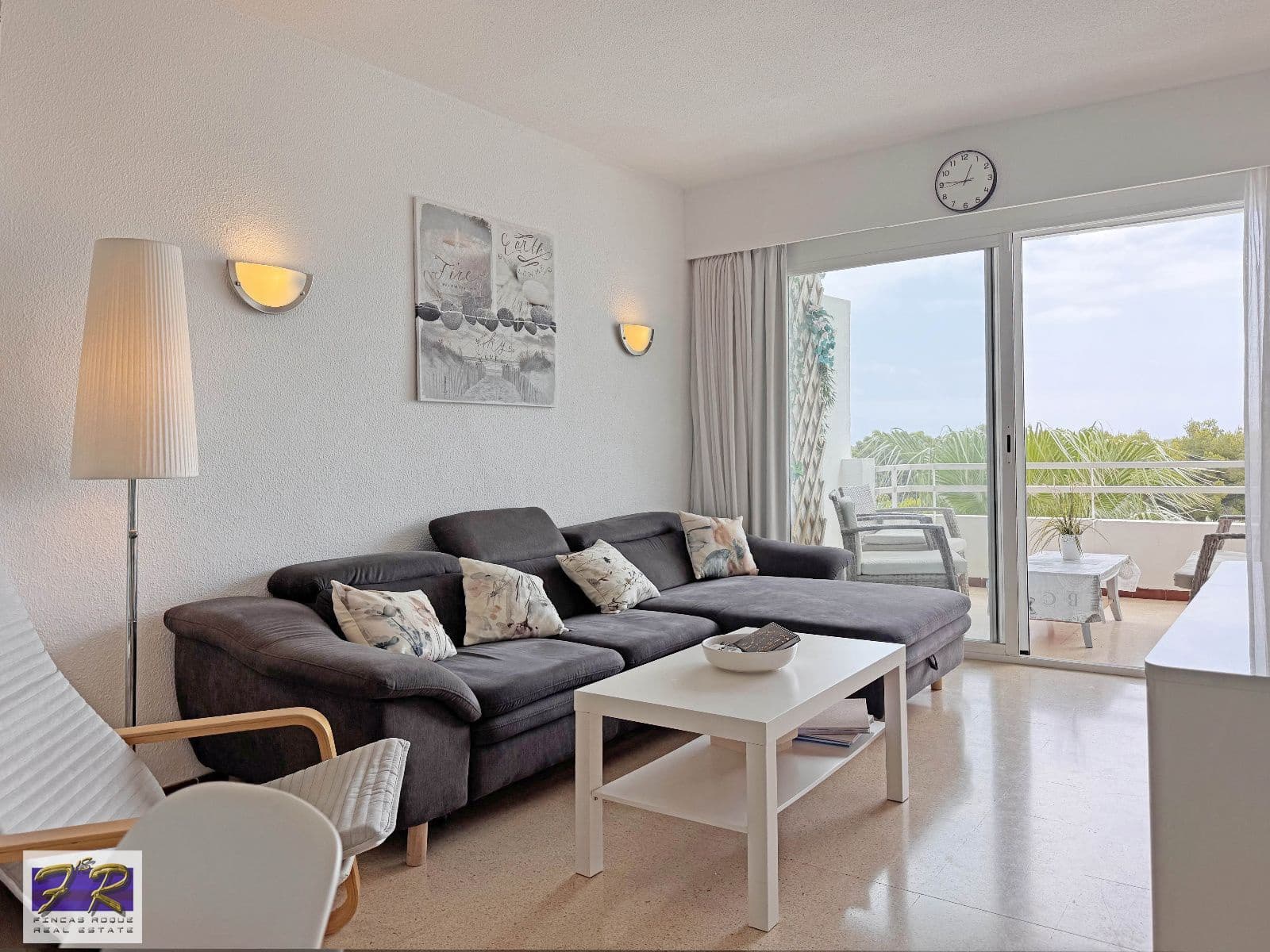 2 slaapkamer Flat te koop in Puerto de Alcudia met zwembad - € 280.000 (Ref: 9107841)