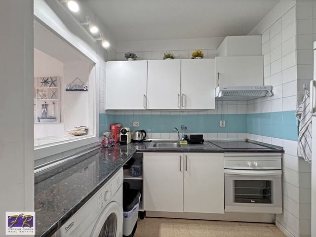 2 slaapkamer Flat te koop in Puerto de Alcudia, Alcúdia met zwembad - € 280.000 (Ref: 9107841)