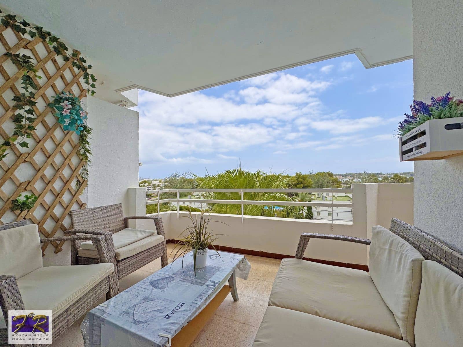 2 slaapkamer Flat te koop in Puerto de Alcudia met zwembad - € 280.000 (Ref: 9107841)