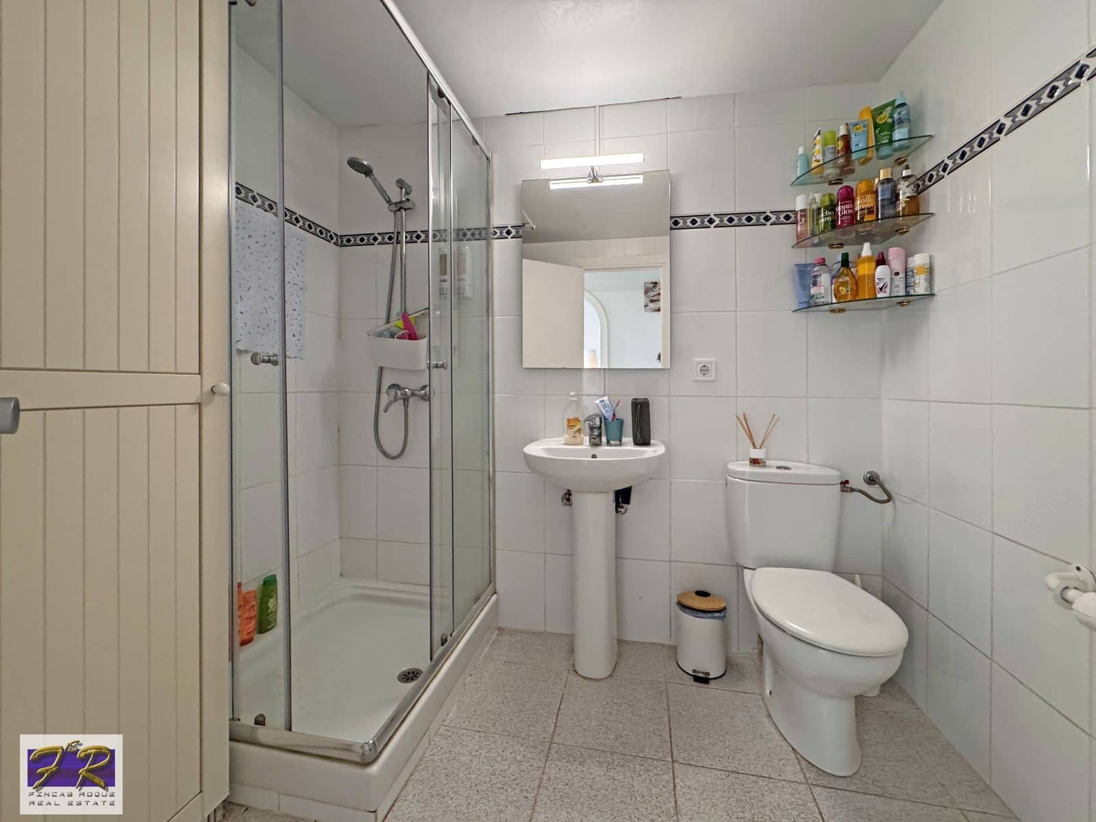 2 slaapkamer Flat te koop in Puerto de Alcudia met zwembad - € 280.000 (Ref: 9107841)