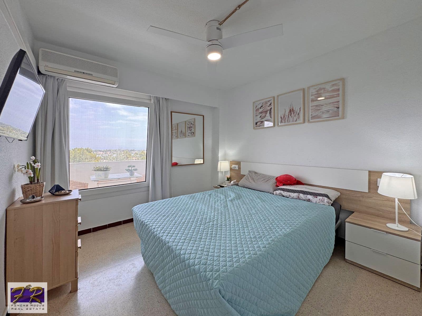 2 slaapkamer Flat te koop in Puerto de Alcudia met zwembad - € 280.000 (Ref: 9107841)