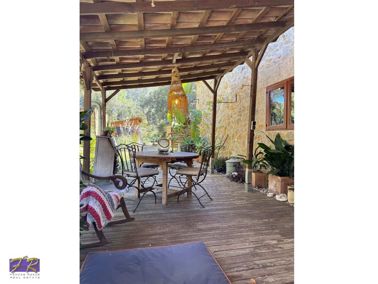 1 sypialnia Finka/Dom wiejski na sprzedaż w Buger z basenem garażem - 620 000 € (Ref: 9231865)