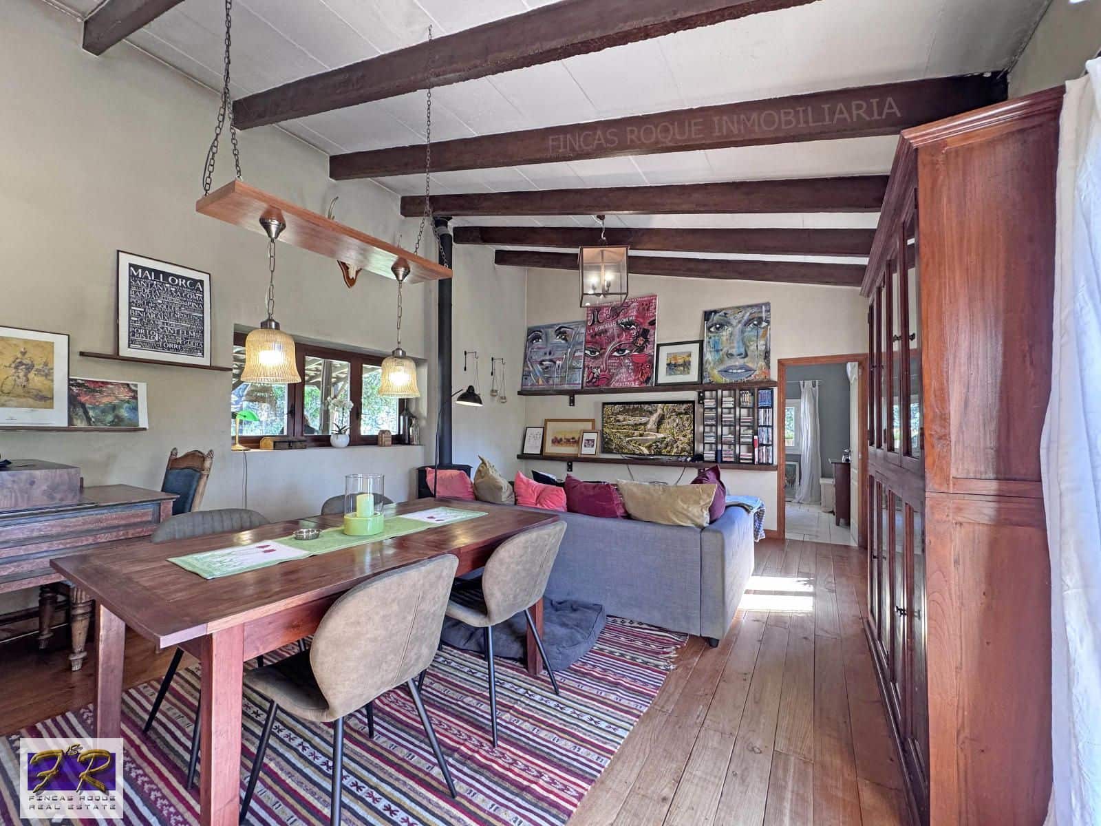 1 sypialnia Finka/Dom wiejski na sprzedaż w Buger z basenem garażem - 620 000 € (Ref: 9231865)