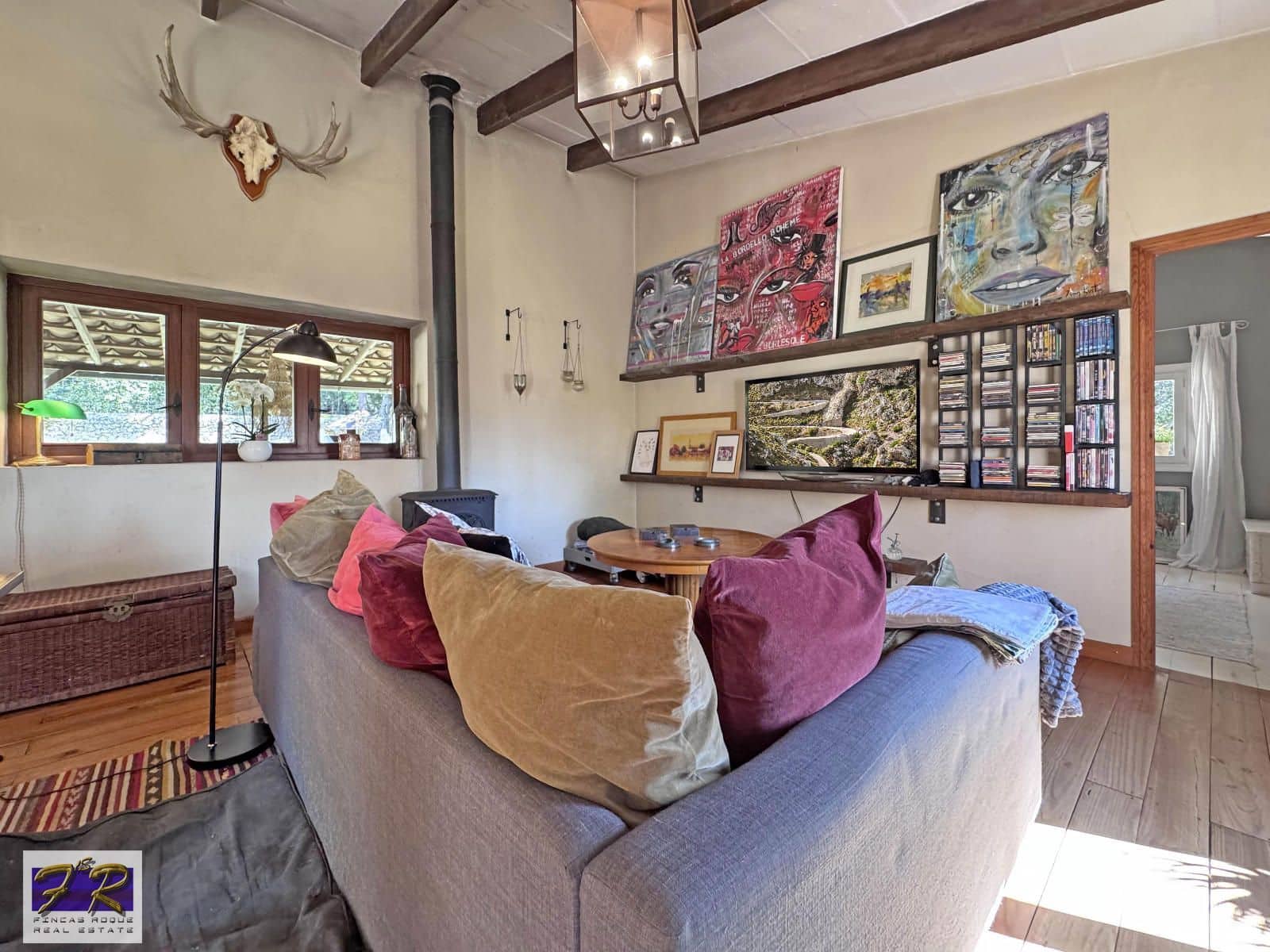 1 sypialnia Finka/Dom wiejski na sprzedaż w Buger z basenem garażem - 620 000 € (Ref: 9231865)