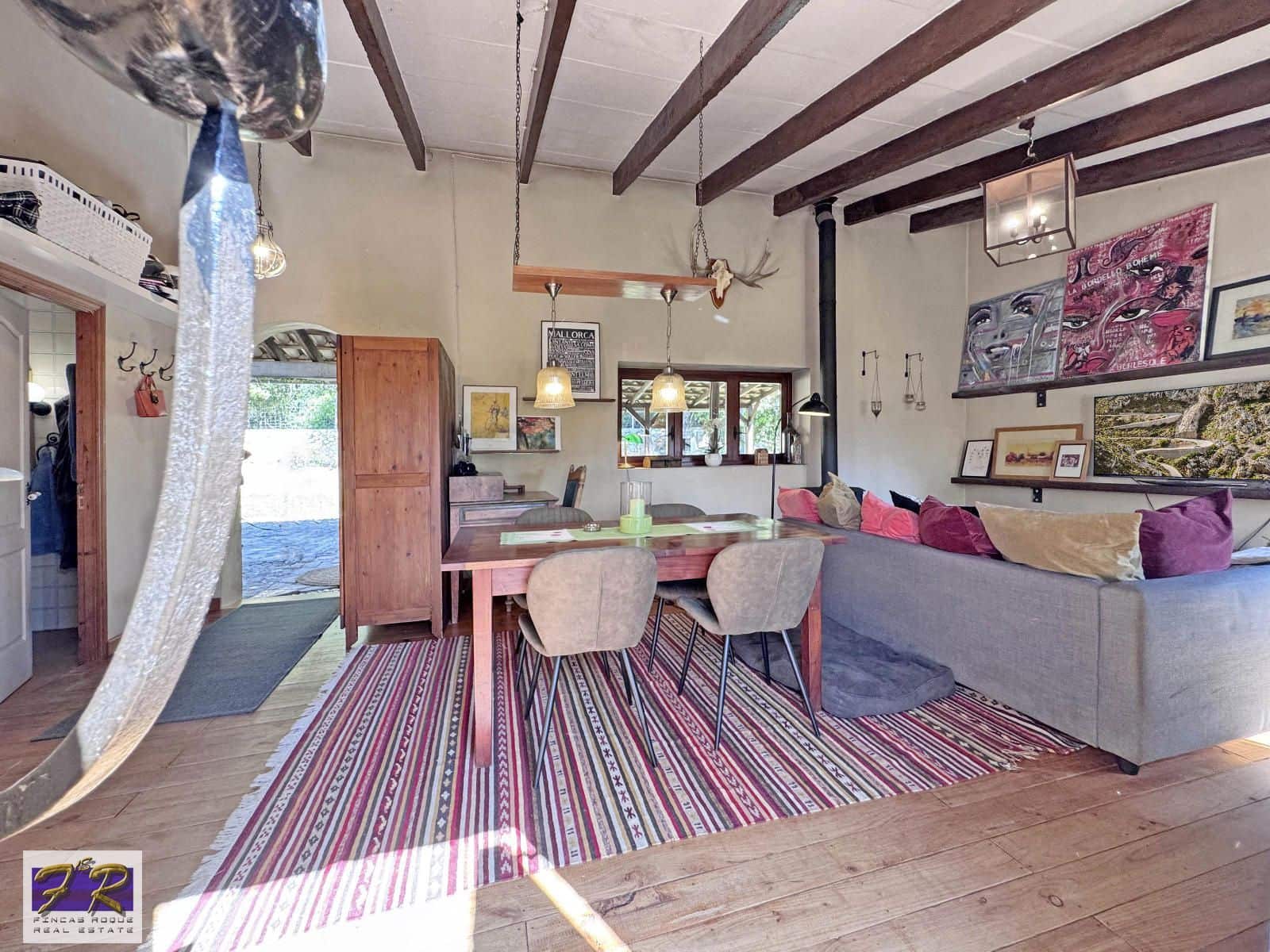 1 sypialnia Finka/Dom wiejski na sprzedaż w Buger z basenem garażem - 620 000 € (Ref: 9231865)