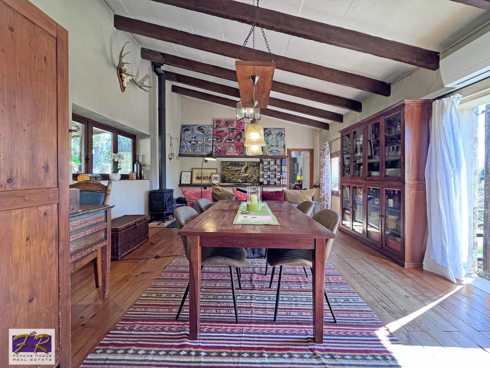 1 sypialnia Finka/Dom wiejski na sprzedaż w Buger z basenem garażem - 620 000 € (Ref: 9231865)