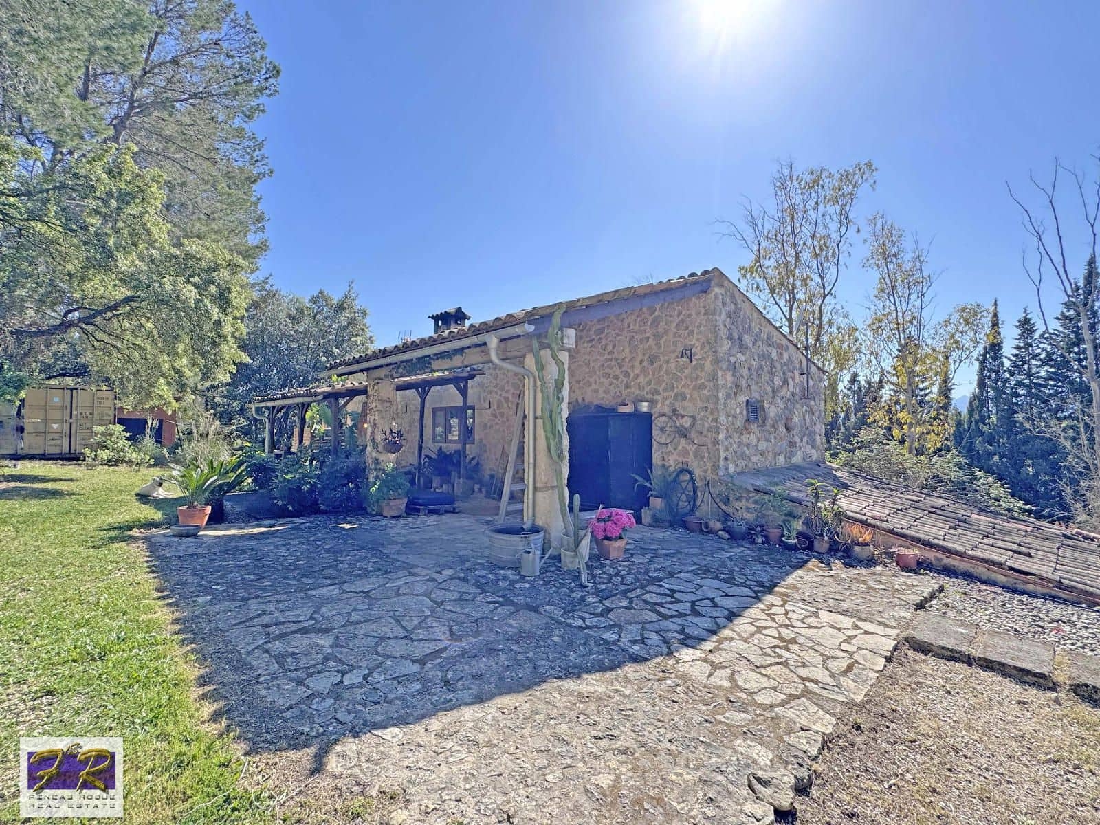 1 sypialnia Finka/Dom wiejski na sprzedaż w Buger z basenem garażem - 620 000 € (Ref: 9231865)