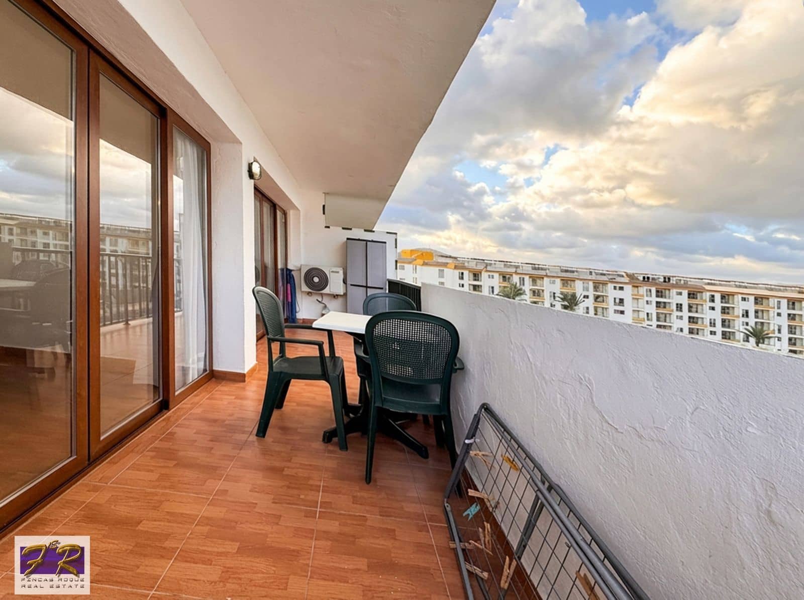 1 slaapkamer Flat te koop in Puerto de Alcudia met zwembad garage - € 309.000 (Ref: 9415310)