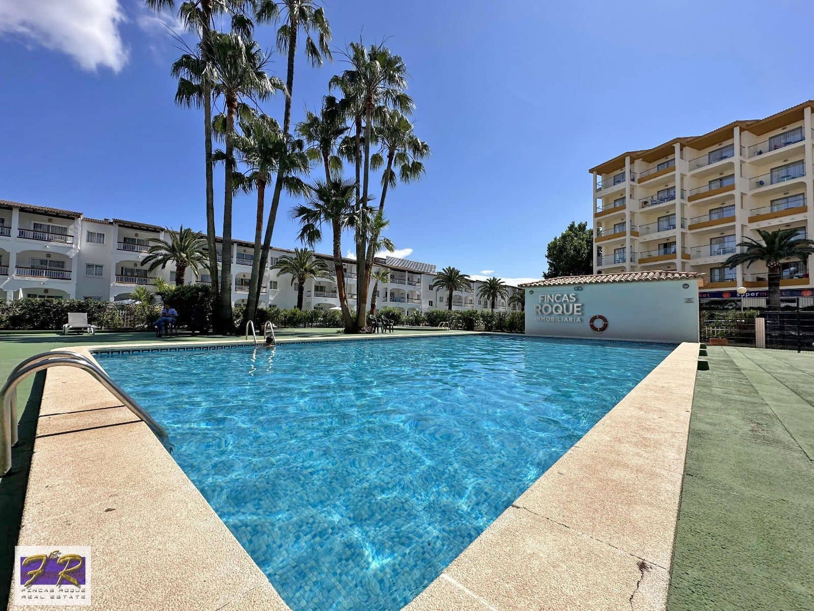 1 slaapkamer Flat te koop in Puerto de Alcudia met zwembad garage - € 309.000 (Ref: 9415310)