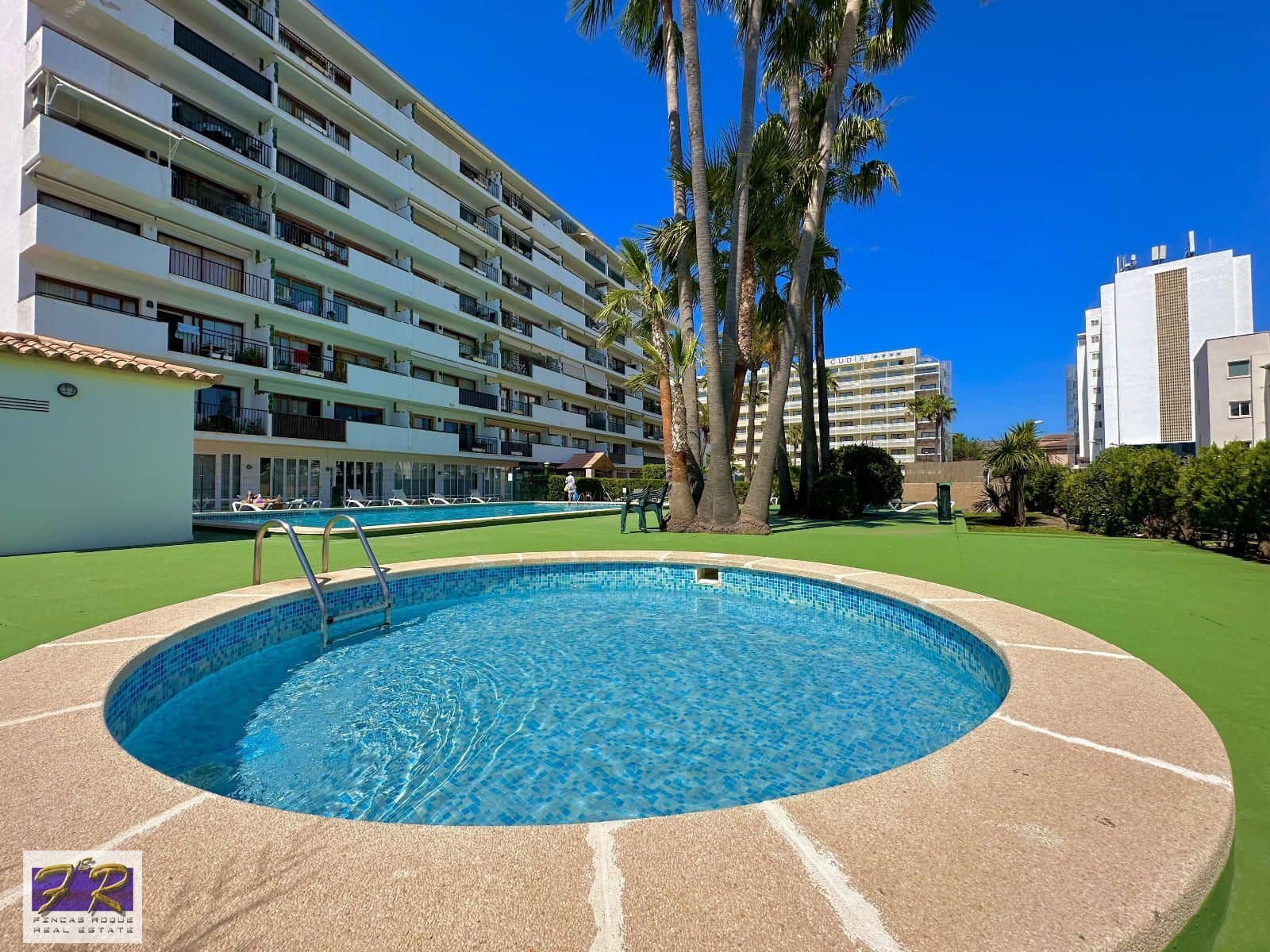 1 slaapkamer Flat te koop in Puerto de Alcudia met zwembad garage - € 309.000 (Ref: 9415310)