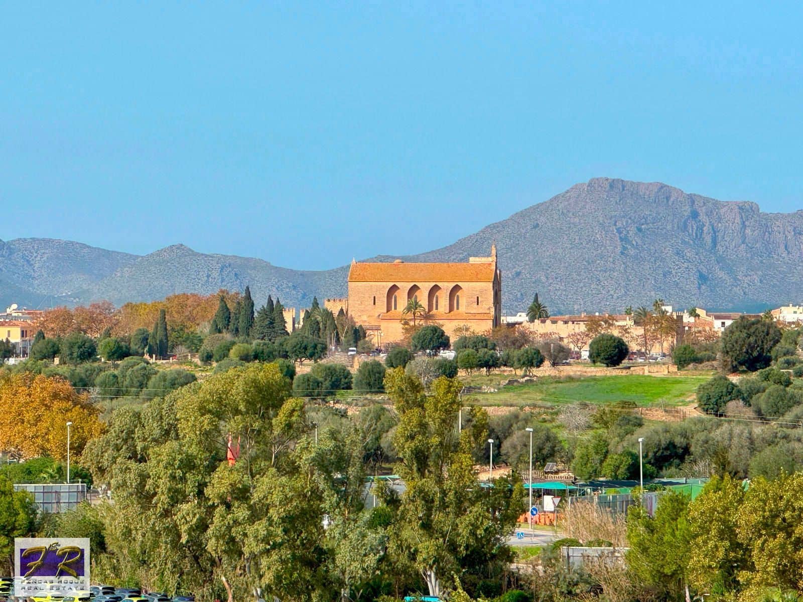 1 slaapkamer Flat te koop in Puerto de Alcudia met zwembad garage - € 309.000 (Ref: 9415310)