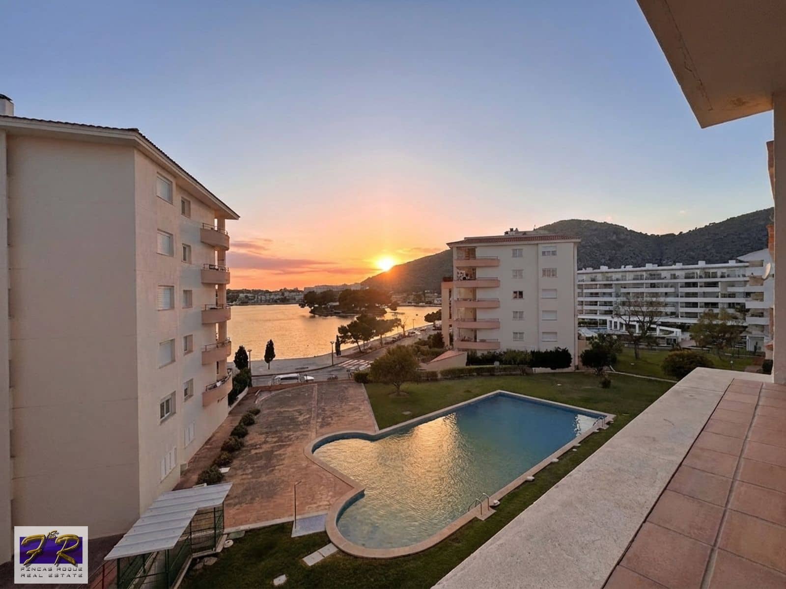 2 chambre Appartement à vendre à Puerto de Alcudia avec piscine garage - 345 000 € (Ref: 9685879)