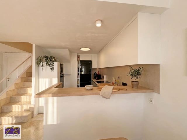 2 makuuhuone Asunto myytävänä paikassa Puerto de Alcudia, Alcúdia mukana uima-altaan 
autotalli - 378 000 € (Ref: 9815155)