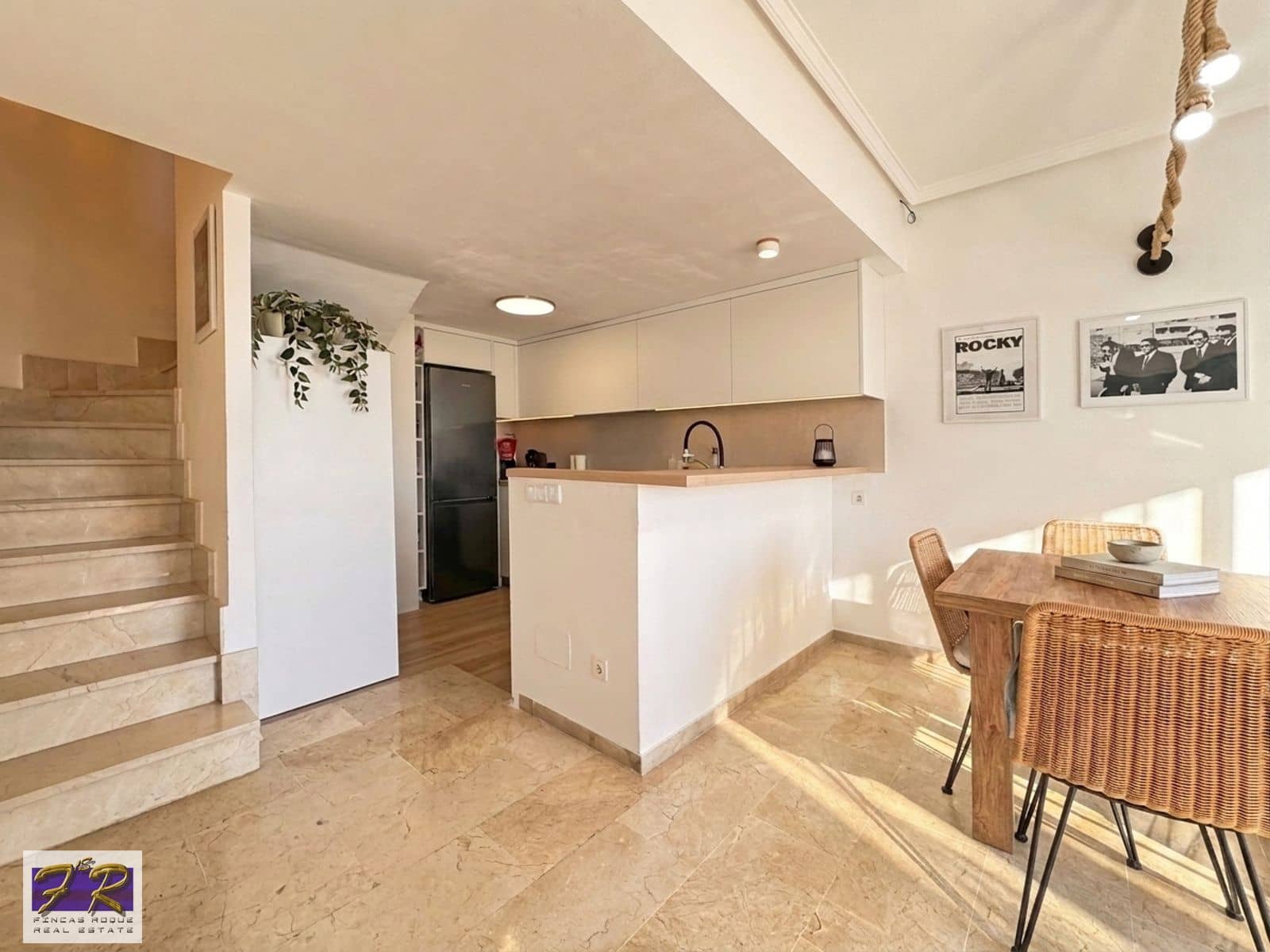 2 makuuhuone Asunto myytävänä paikassa Puerto de Alcudia mukana uima-altaan 
autotalli - 378 000 € (Ref: 9815155)