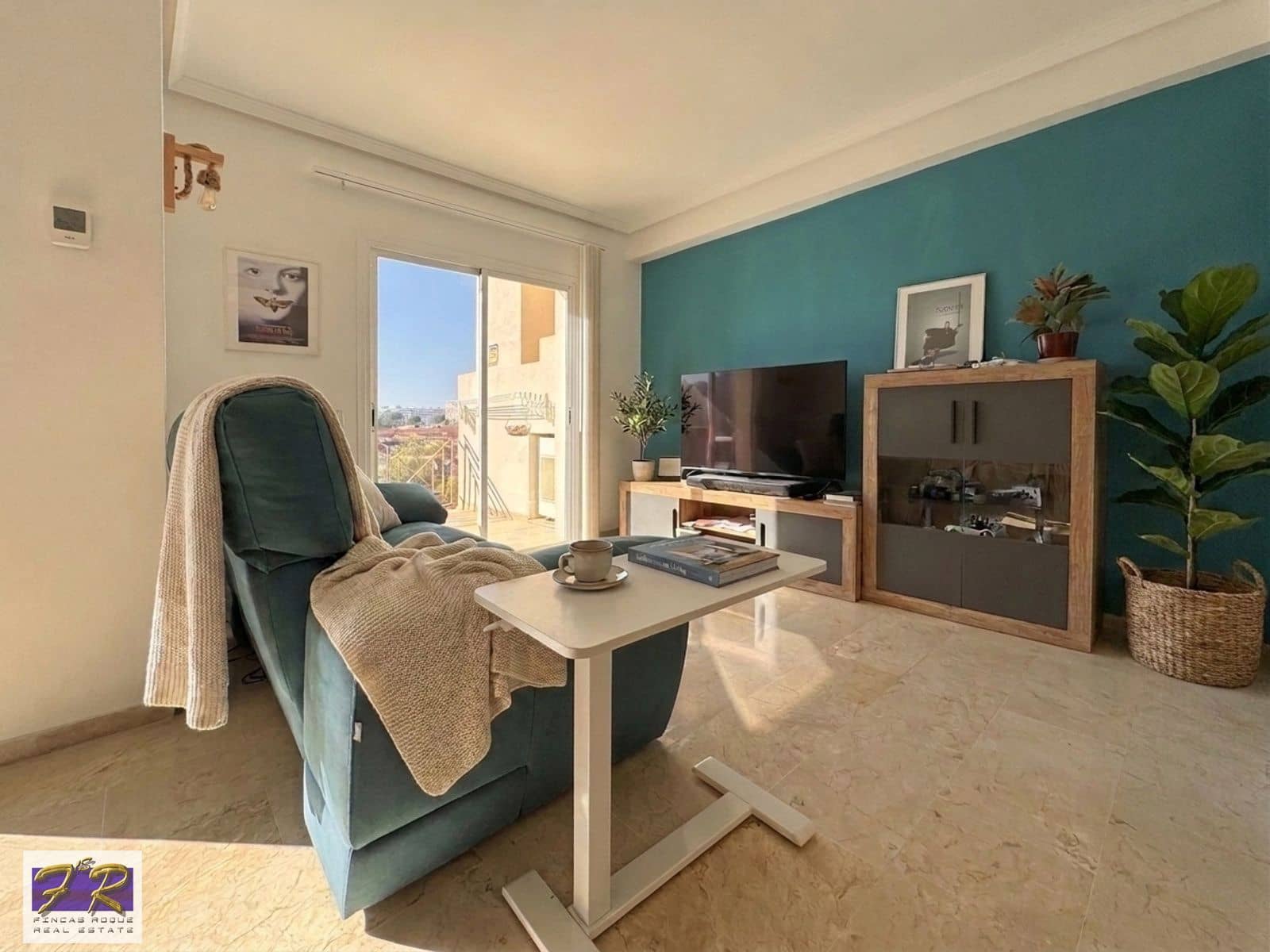2 makuuhuone Asunto myytävänä paikassa Puerto de Alcudia mukana uima-altaan 
autotalli - 378 000 € (Ref: 9815155)