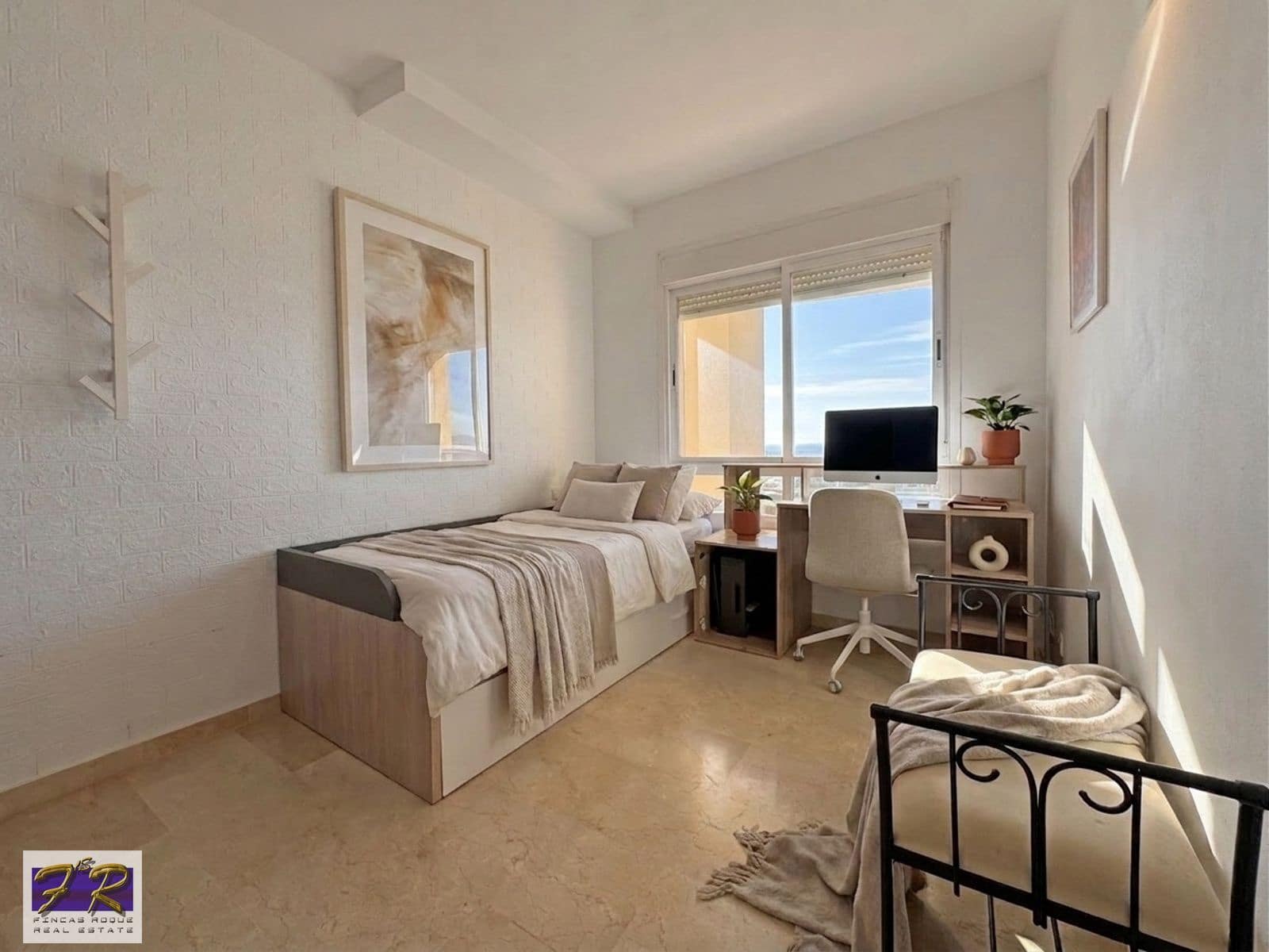2 makuuhuone Asunto myytävänä paikassa Puerto de Alcudia mukana uima-altaan 
autotalli - 378 000 € (Ref: 9815155)