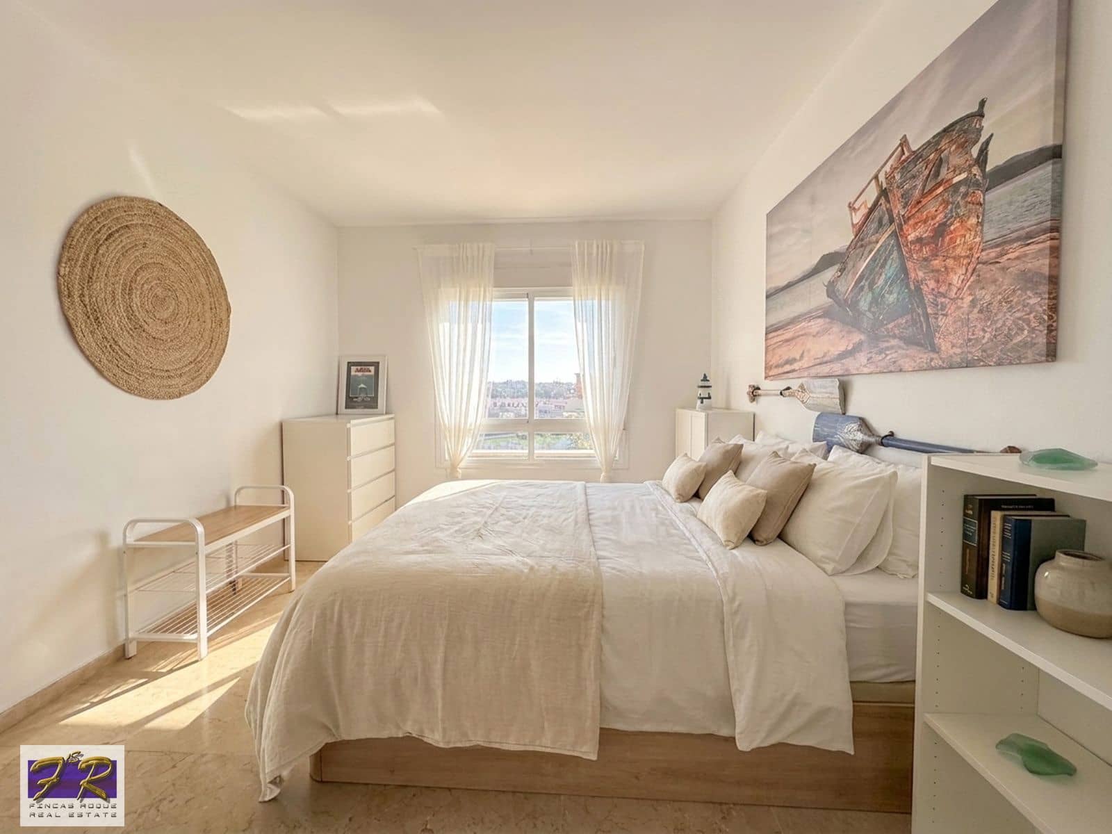 2 makuuhuone Asunto myytävänä paikassa Puerto de Alcudia mukana uima-altaan 
autotalli - 378 000 € (Ref: 9815155)