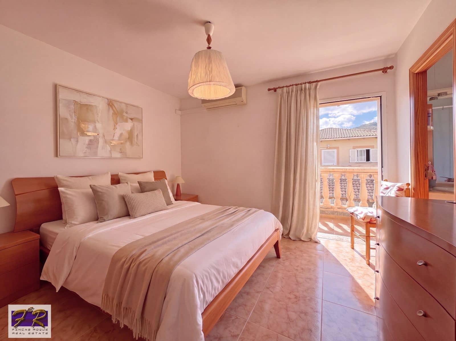 4 soveværelse Villa til salg i Puerto de Alcudia med garage - € 560.000 (Ref: 9841894)