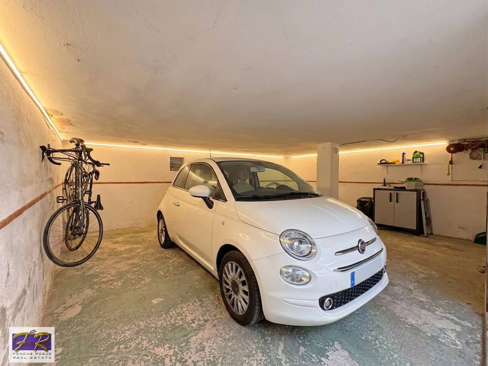 4 soveværelse Villa til salg i Puerto de Alcudia med garage - € 560.000 (Ref: 9841894)