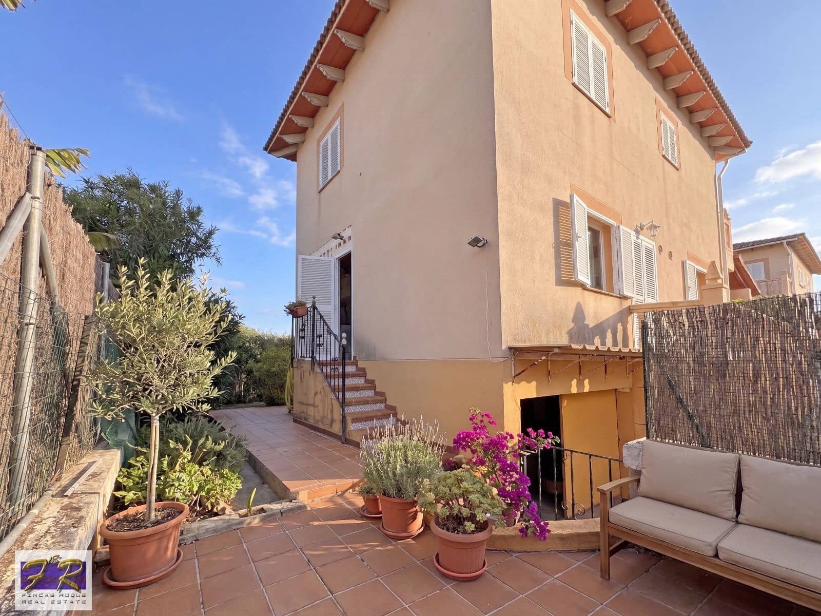 4 soveværelse Villa til salg i Puerto de Alcudia med garage - € 560.000 (Ref: 9841894)