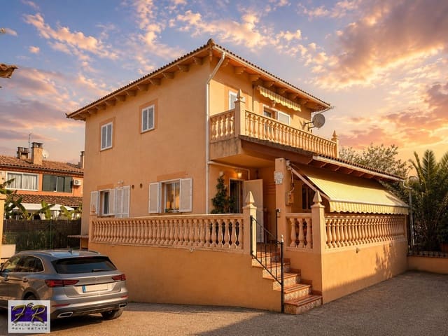4 soveværelse Villa til salg i Puerto de Alcudia, Alcúdia med garage - € 560.000 (Ref: 9841894)