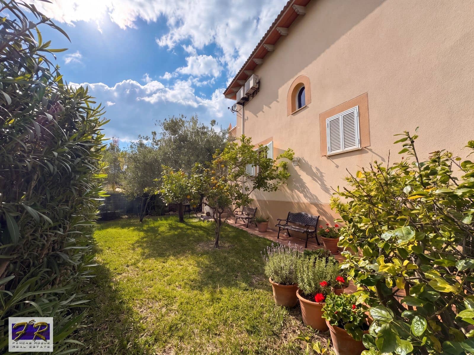 4 soveværelse Villa til salg i Puerto de Alcudia med garage - € 560.000 (Ref: 9841894)