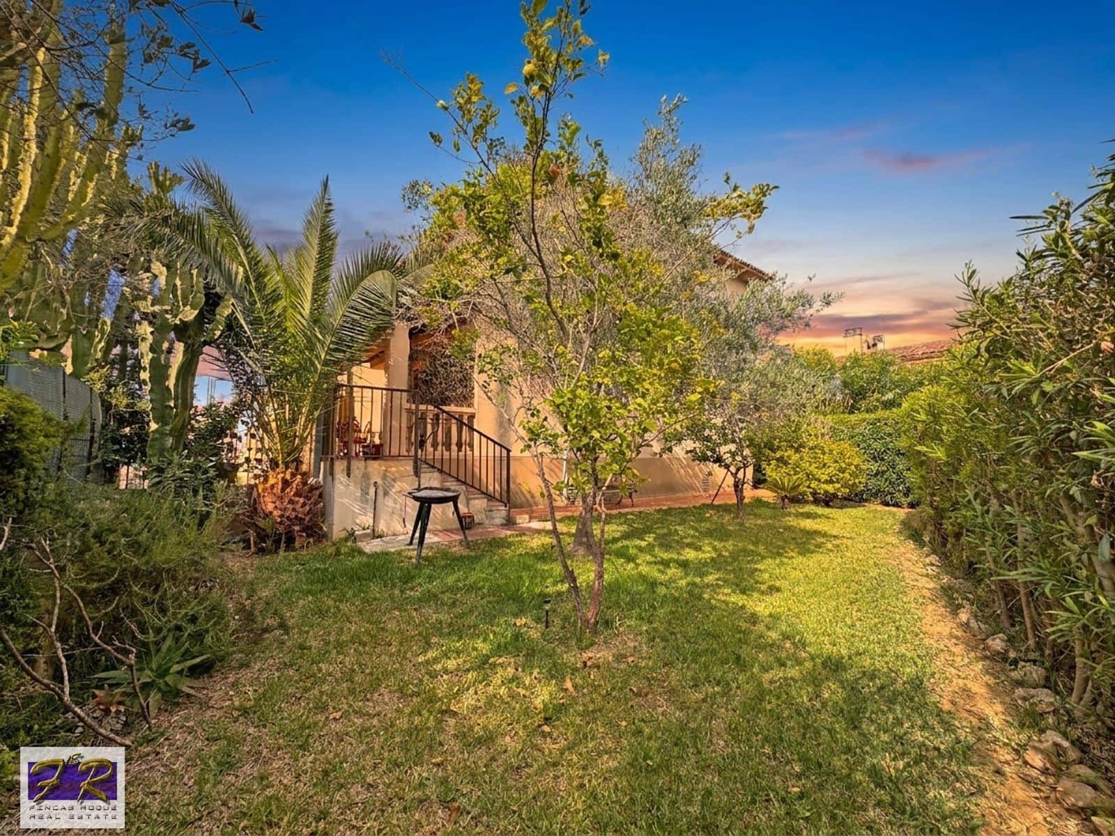 4 soveværelse Villa til salg i Puerto de Alcudia med garage - € 560.000 (Ref: 9841894)