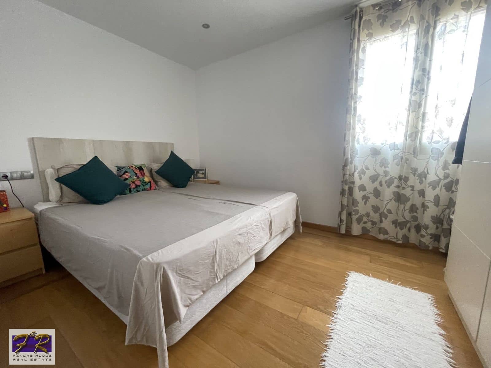 4 soverom Villa til salgs i Aucanada med svømmebasseng garasje - € 1 699 000 (Ref: 9877162)