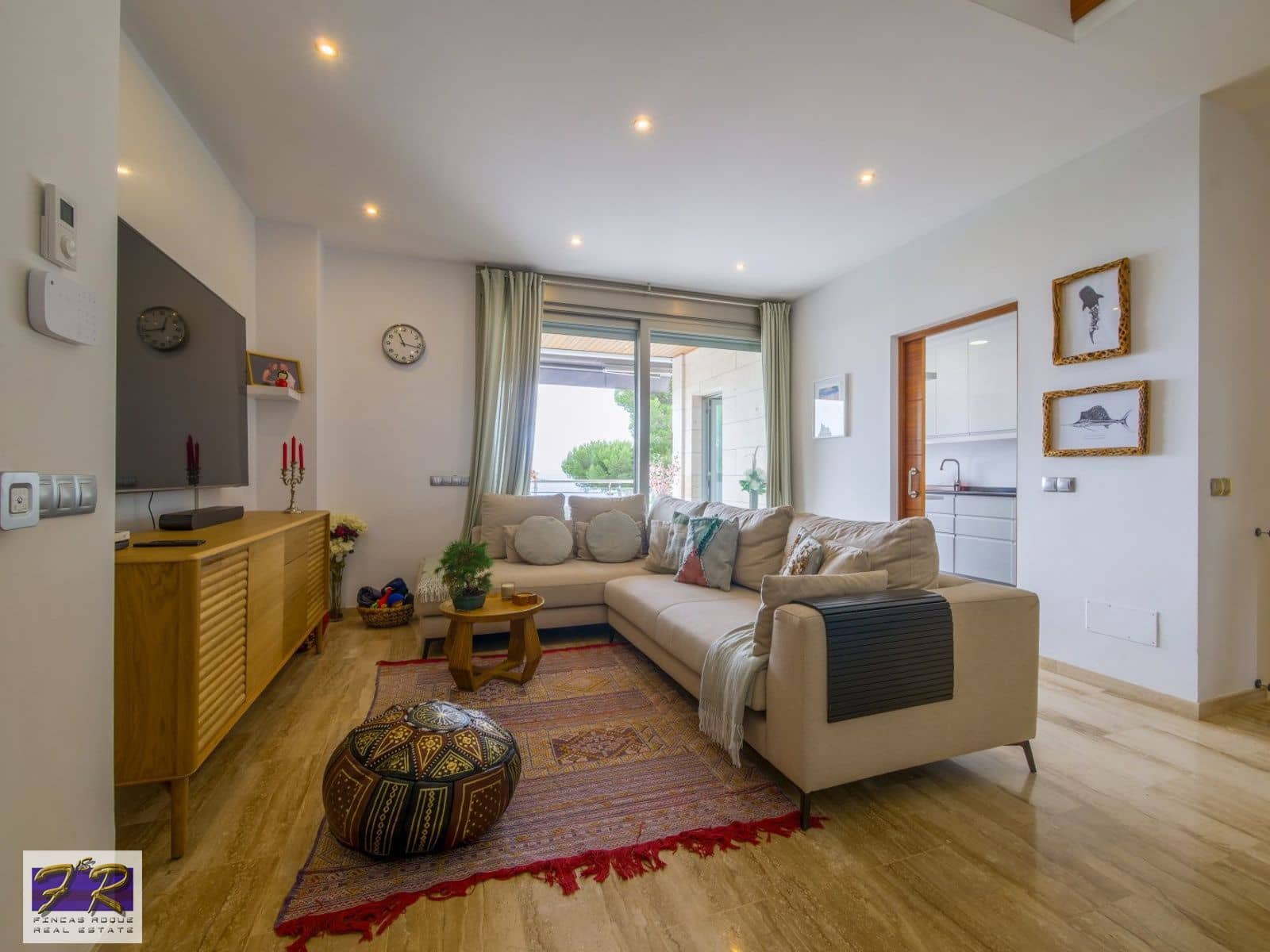 4 soverom Villa til salgs i Aucanada med svømmebasseng garasje - € 1 699 000 (Ref: 9877162)