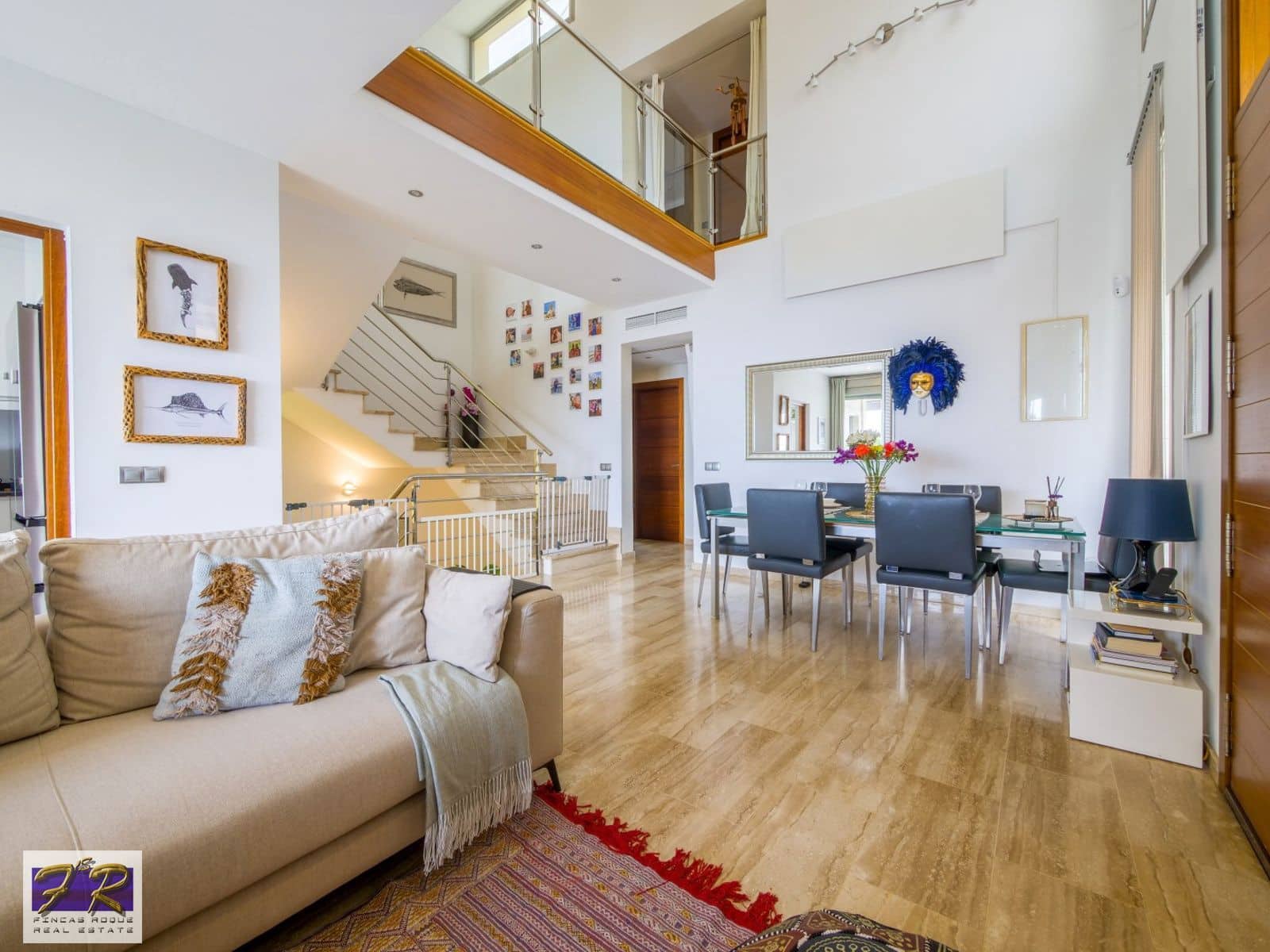 4 soverom Villa til salgs i Aucanada med svømmebasseng garasje - € 1 699 000 (Ref: 9877162)