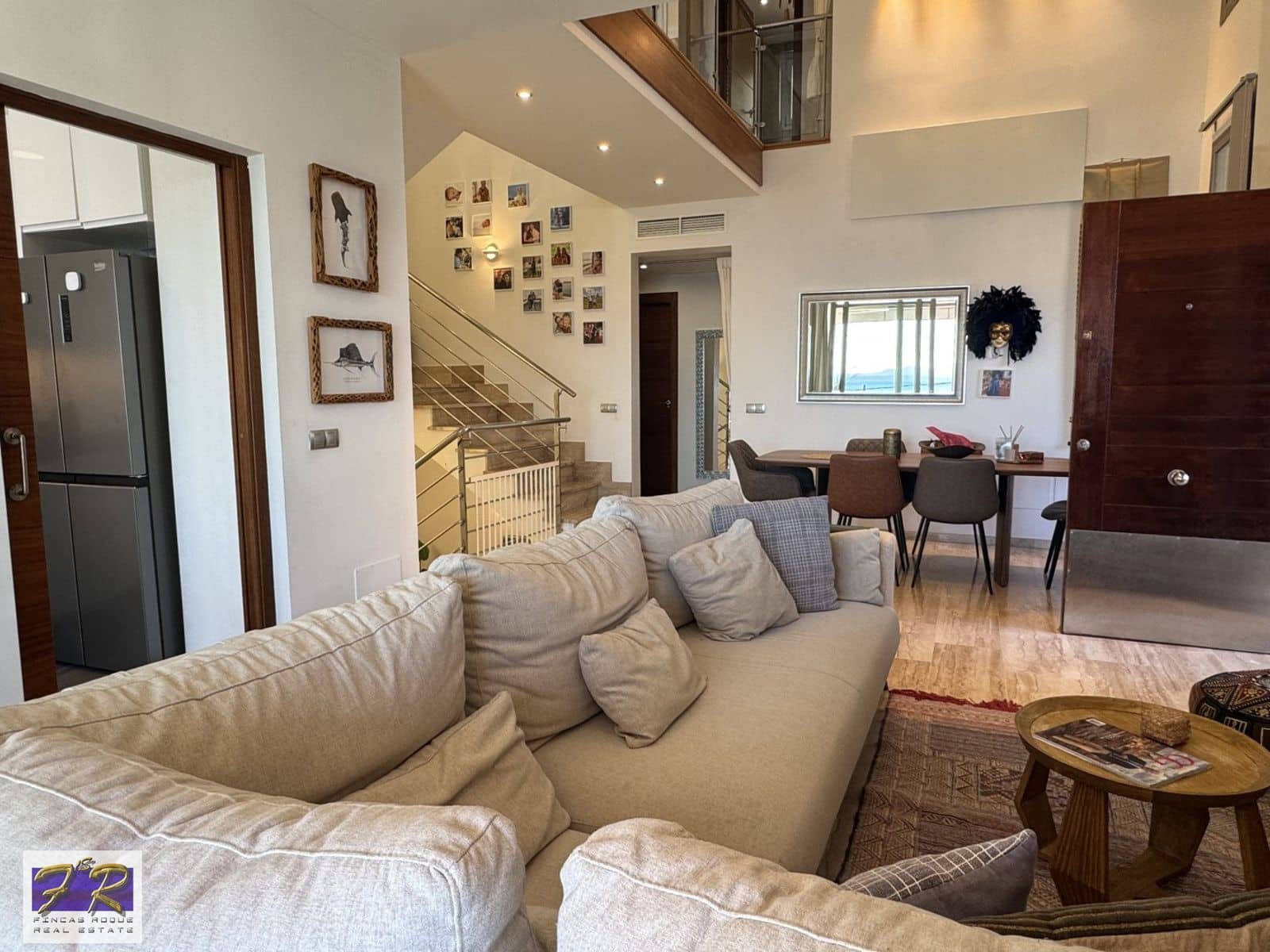 4 soverom Villa til salgs i Aucanada med svømmebasseng garasje - € 1 699 000 (Ref: 9877162)