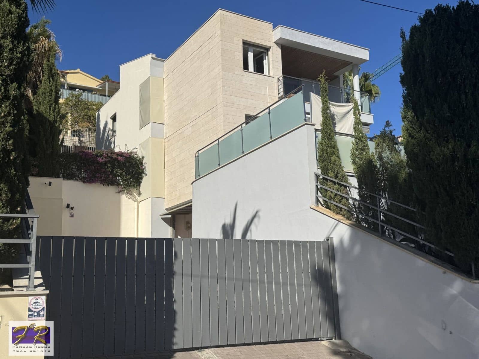 4 soverom Villa til salgs i Aucanada med svømmebasseng garasje - € 1 699 000 (Ref: 9877162)