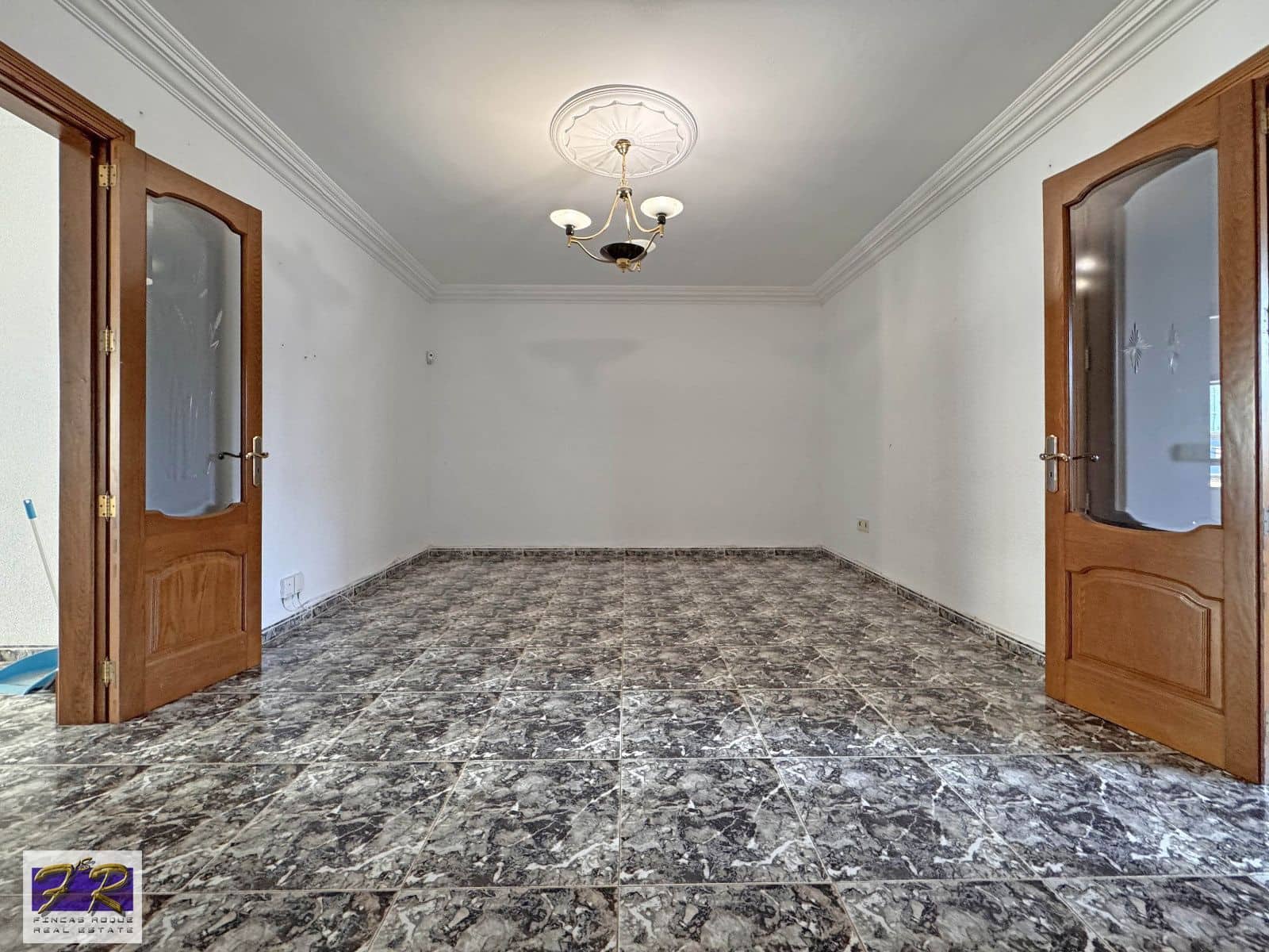 6 bedroom Villa for sale in Inca with garage - € 585,000 (Ref: 9902146)