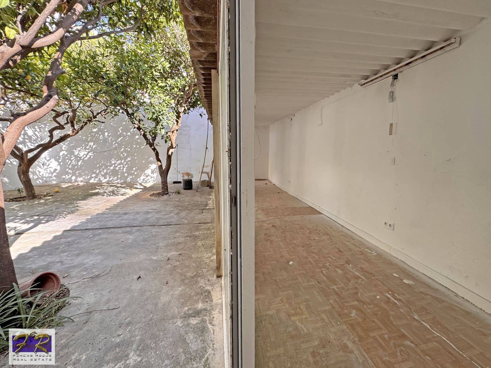 6 bedroom Villa for sale in Inca with garage - € 585,000 (Ref: 9902146)