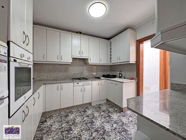 6 bedroom Villa for sale in Inca with garage - € 585,000 (Ref: 9902146)