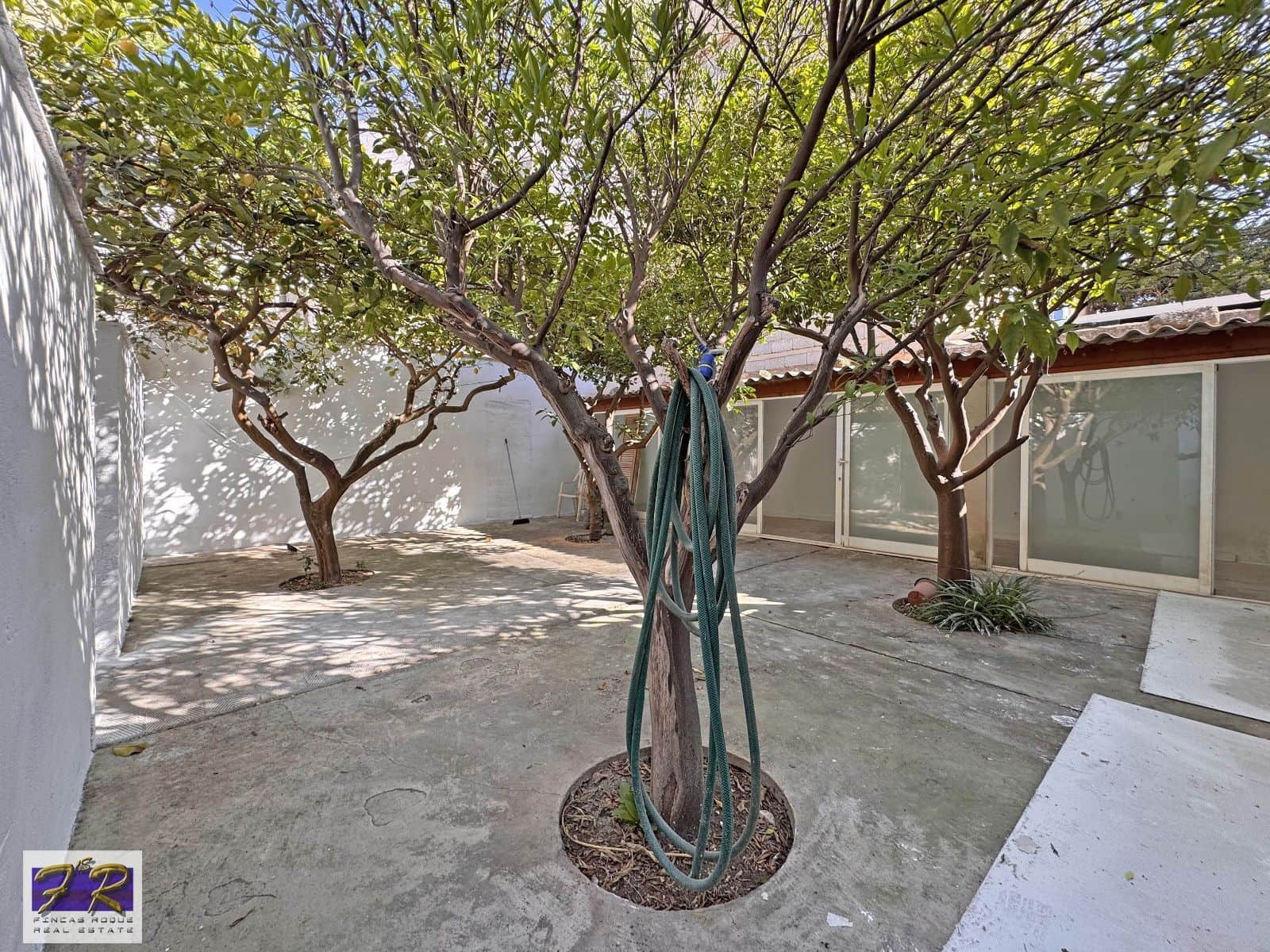 6 bedroom Villa for sale in Inca with garage - € 585,000 (Ref: 9902146)