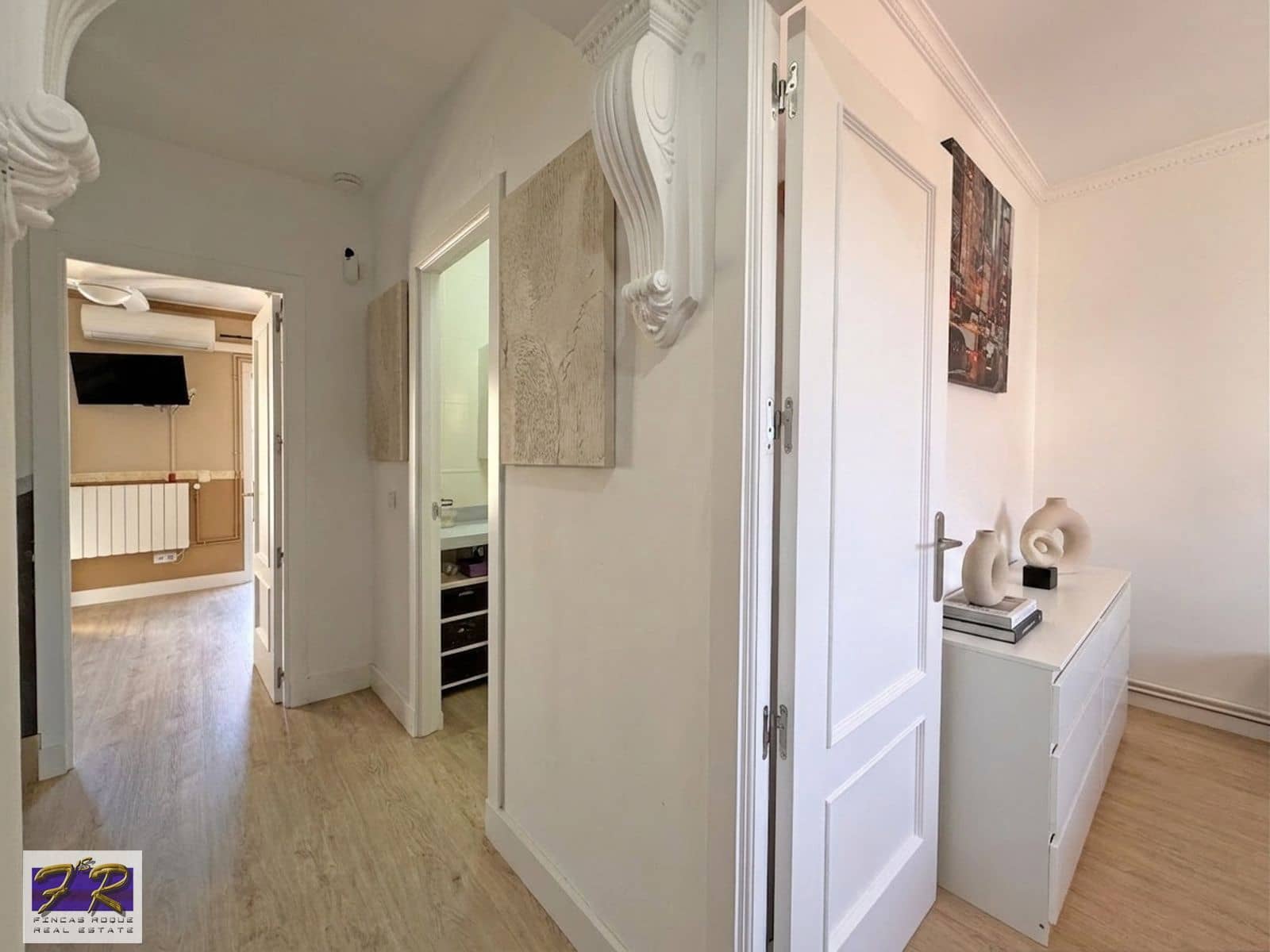 4 sypialnia Willa na sprzedaż w Puerto de Alcudia z basenem garażem - 669 000 € (Ref: 9967119)