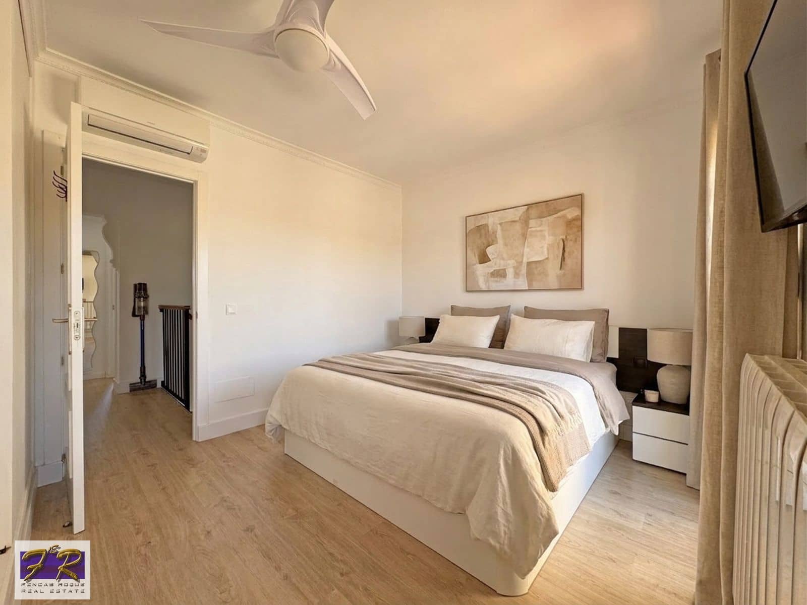 4 sypialnia Willa na sprzedaż w Puerto de Alcudia z basenem garażem - 669 000 € (Ref: 9967119)