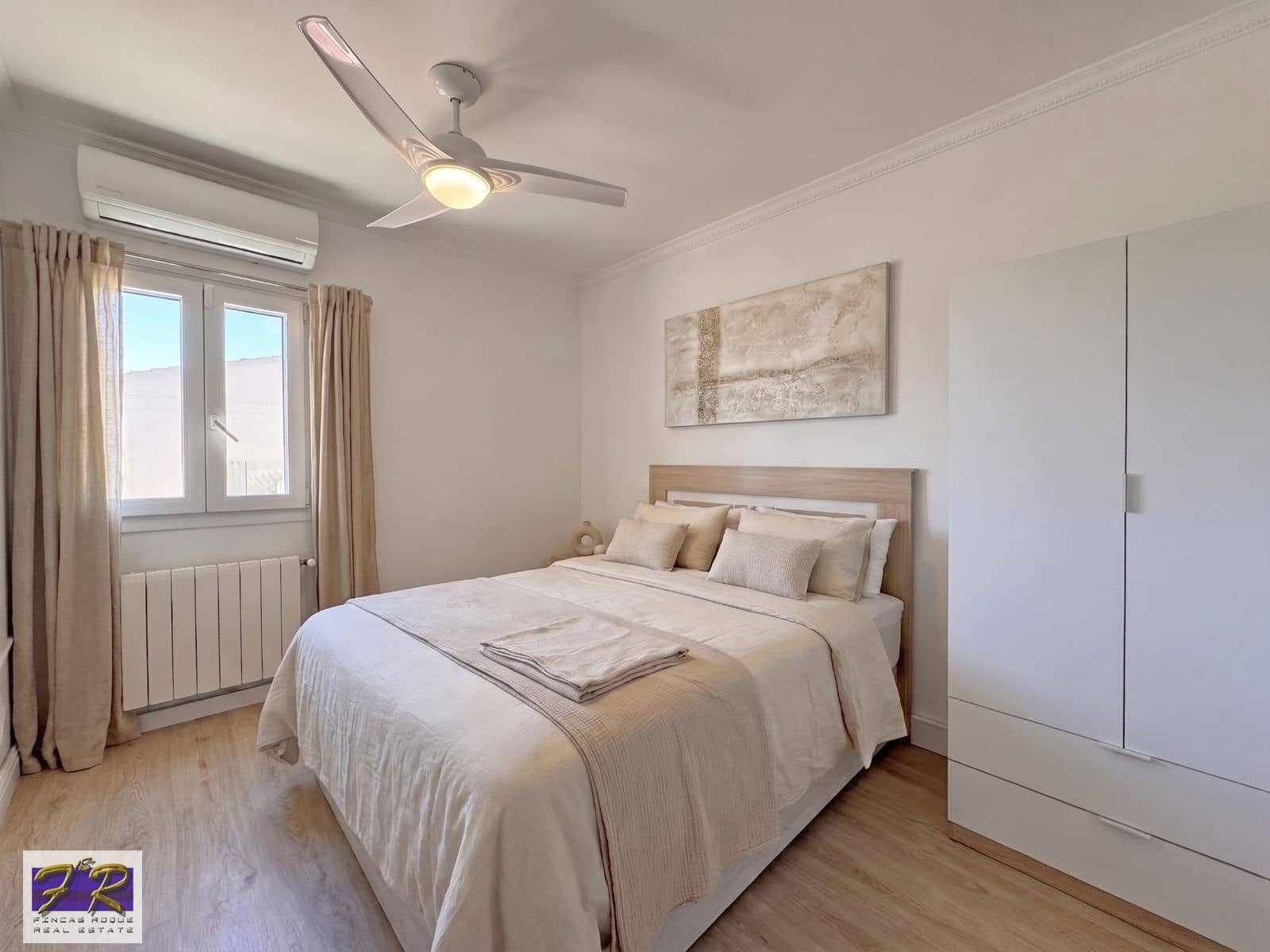 4 sypialnia Willa na sprzedaż w Puerto de Alcudia z basenem garażem - 669 000 € (Ref: 9967119)