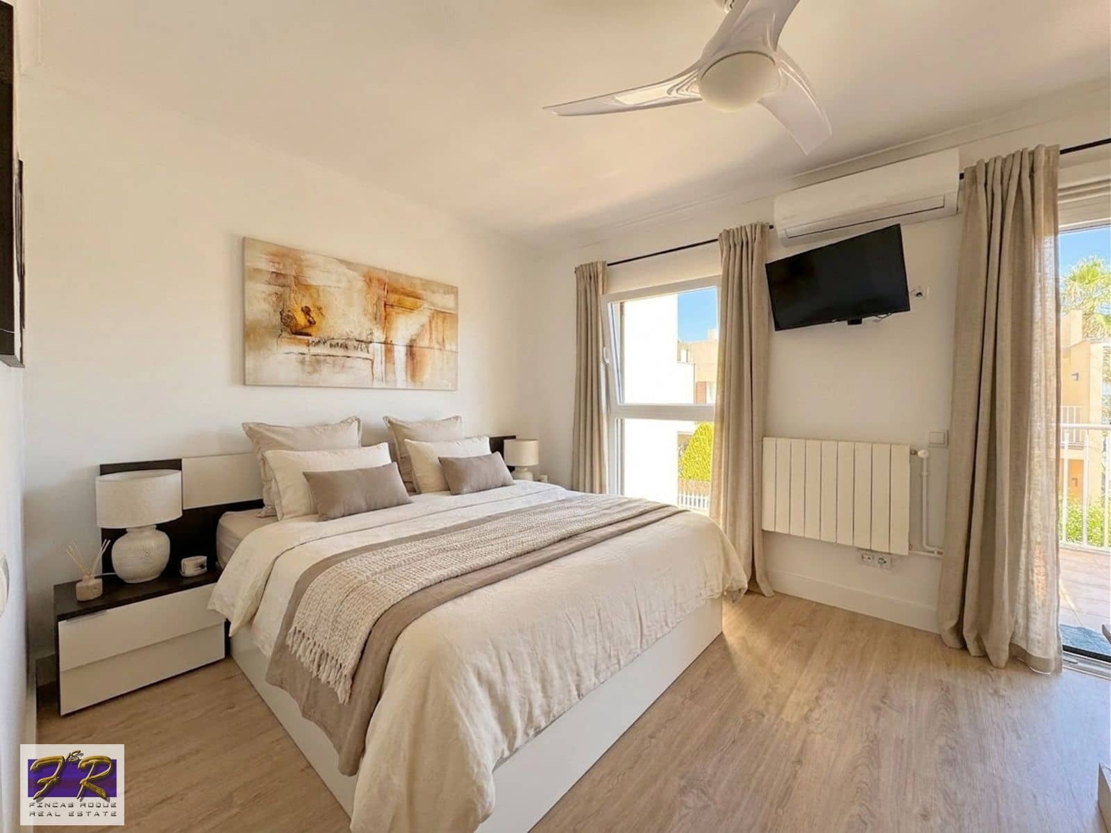 4 sypialnia Willa na sprzedaż w Puerto de Alcudia z basenem garażem - 669 000 € (Ref: 9967119)